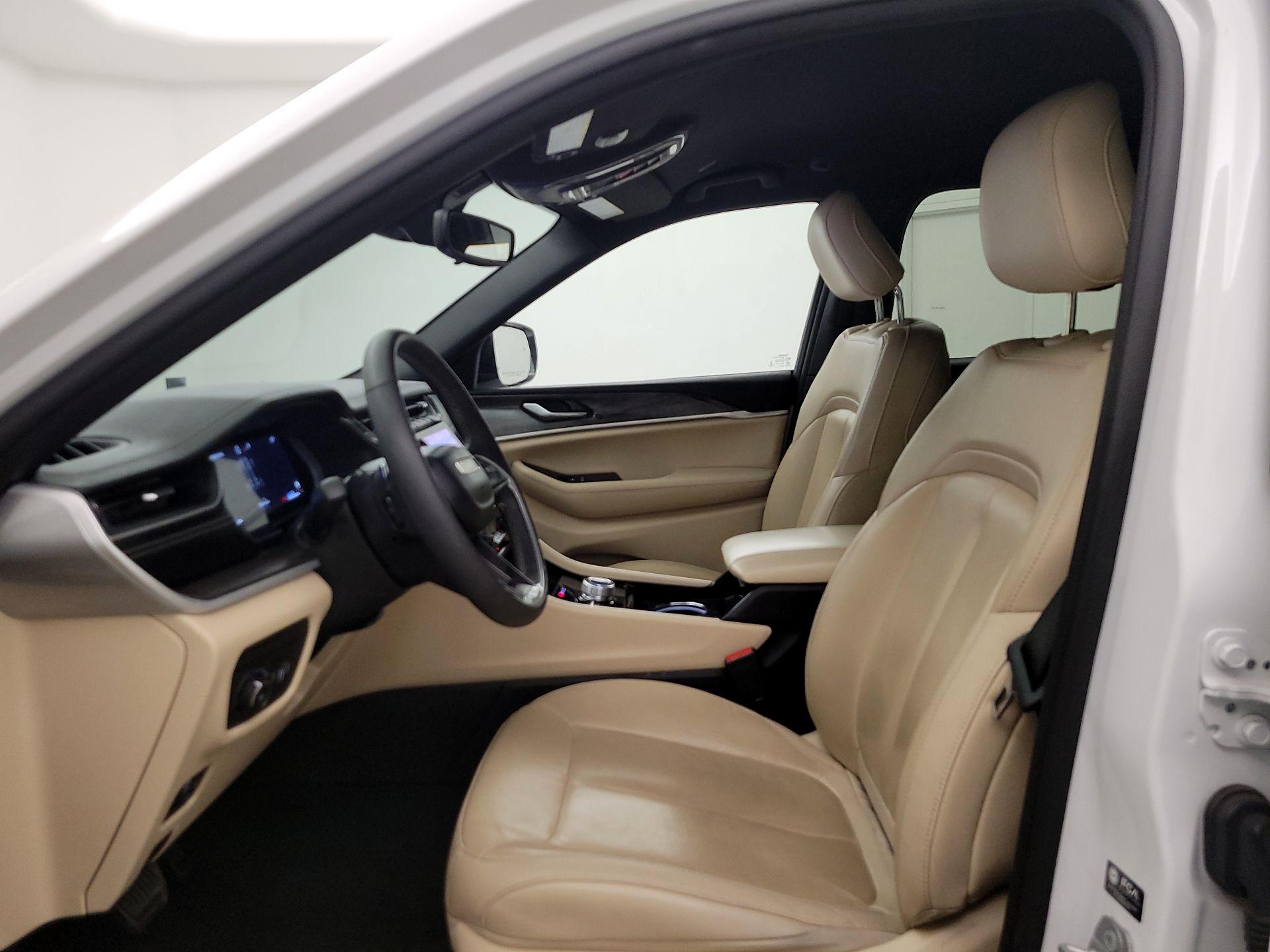 Thumbnail: 2023 Jeep Grand Cherokee - 11