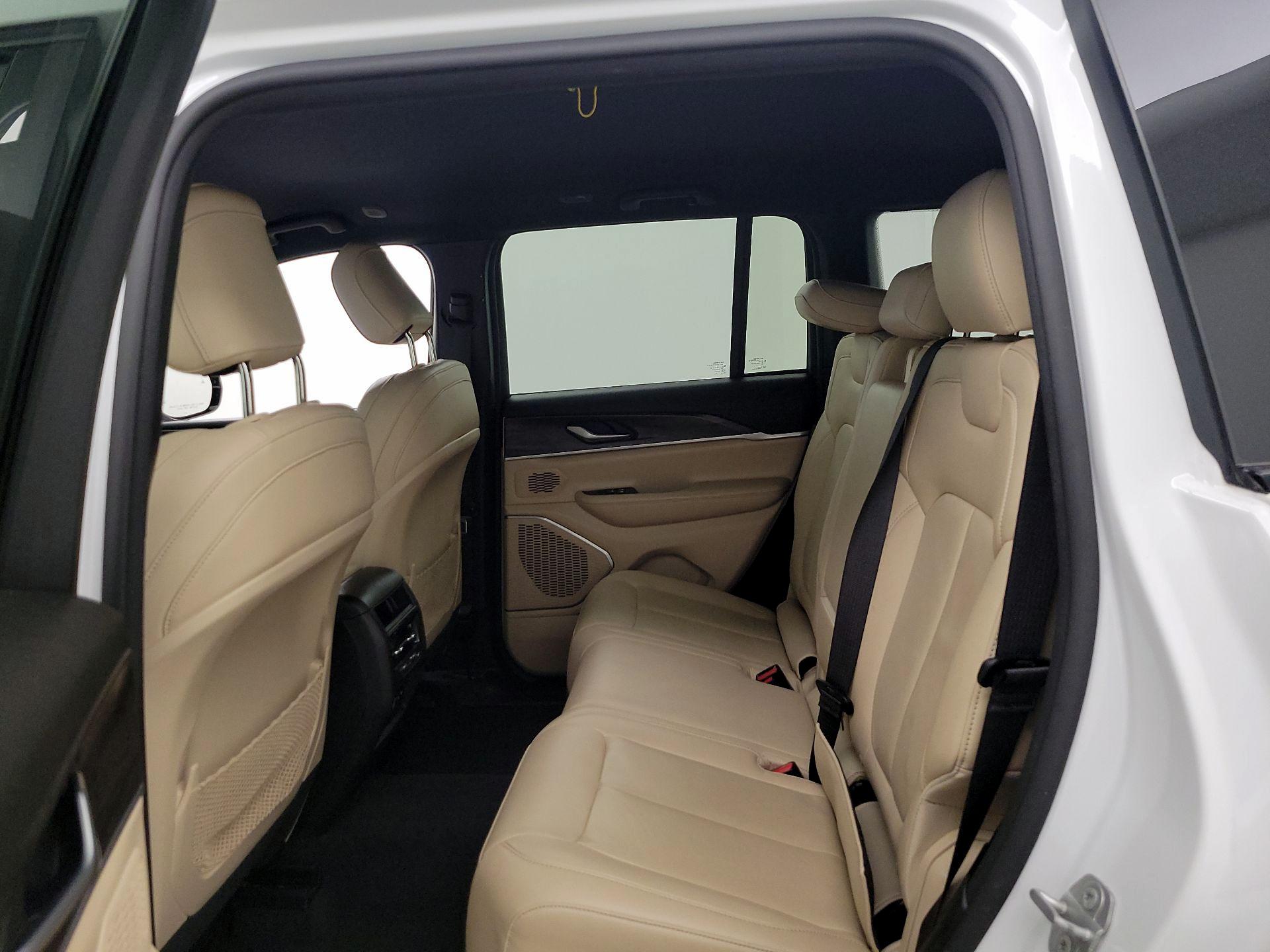 Thumbnail: 2023 Jeep Grand Cherokee - 20