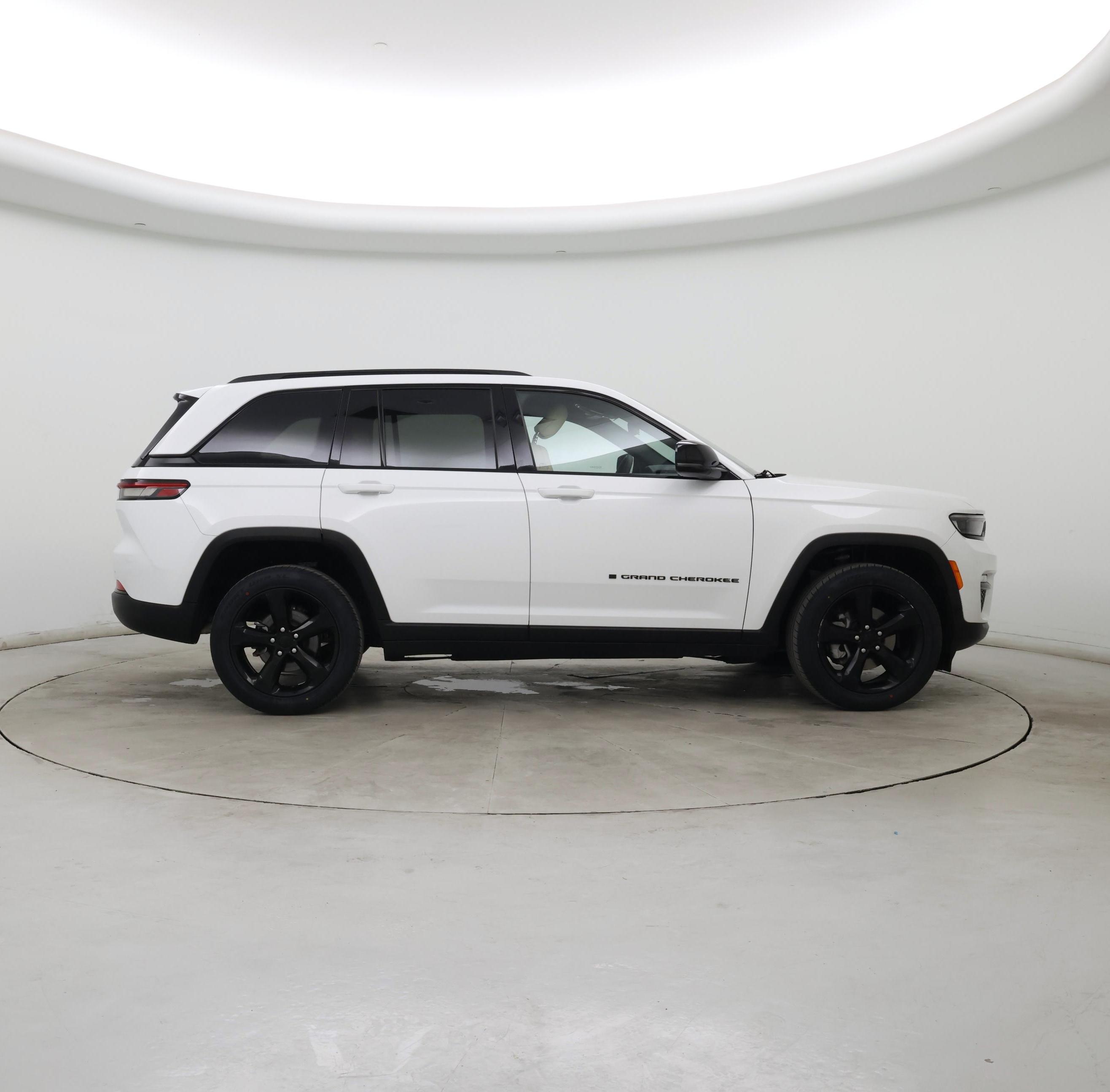 Thumbnail: 2023 Jeep Grand Cherokee - 7