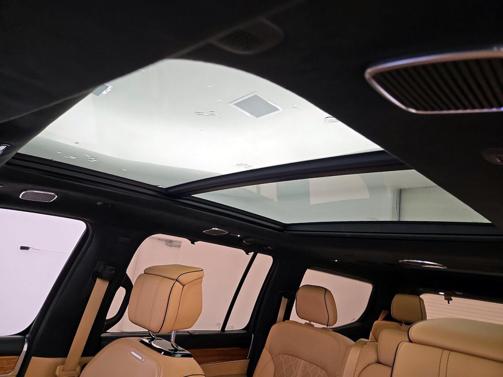 2022 Jeep Grand Wagoneer Series III - Photo 21