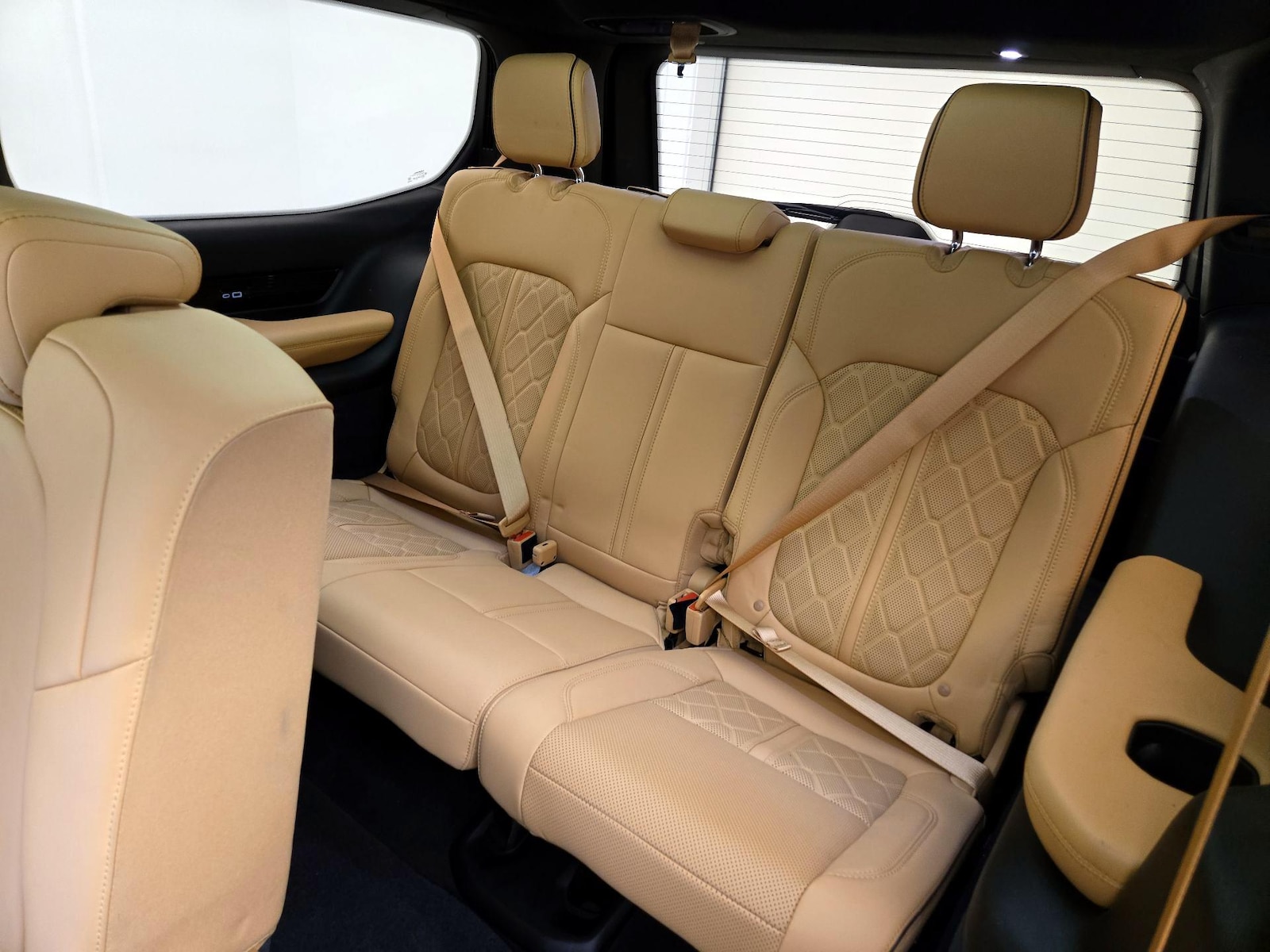 2022 Jeep Grand Wagoneer Series III - Photo 23