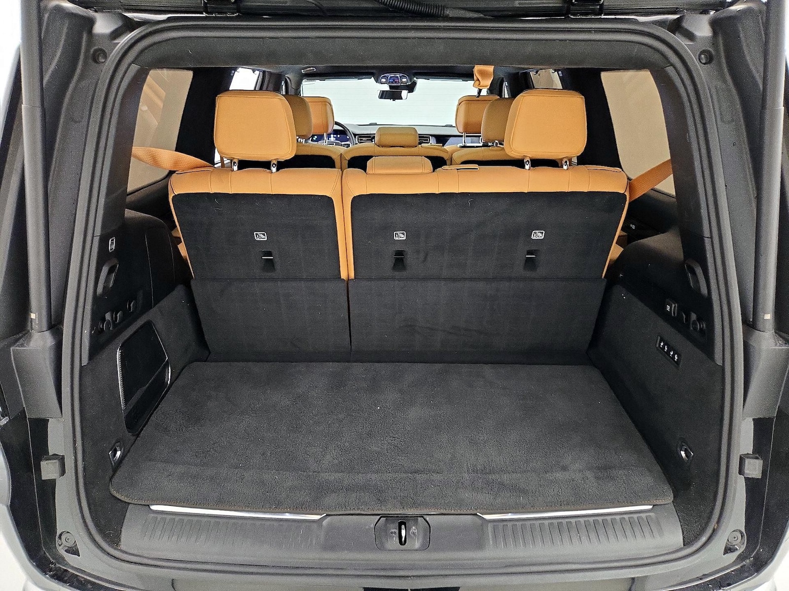 2022 Jeep Grand Wagoneer Series III - Photo 24