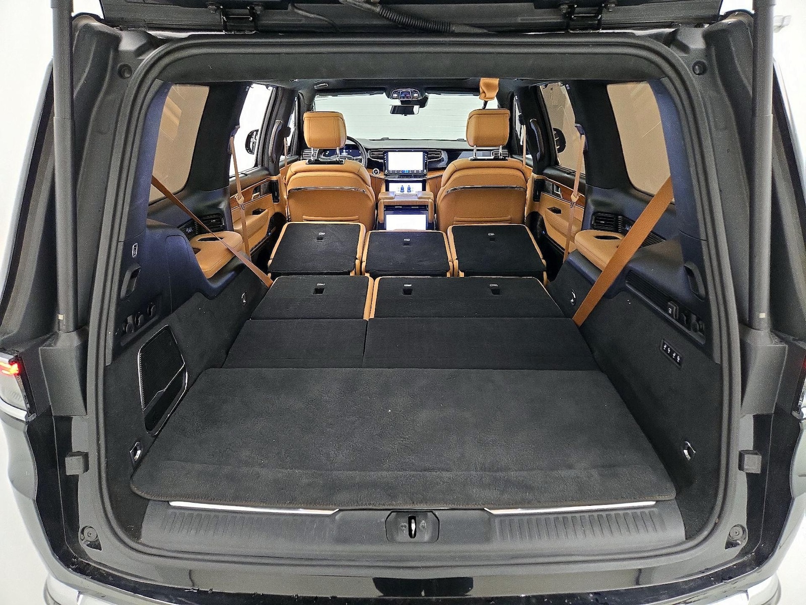 2022 Jeep Grand Wagoneer Series III - Photo 25