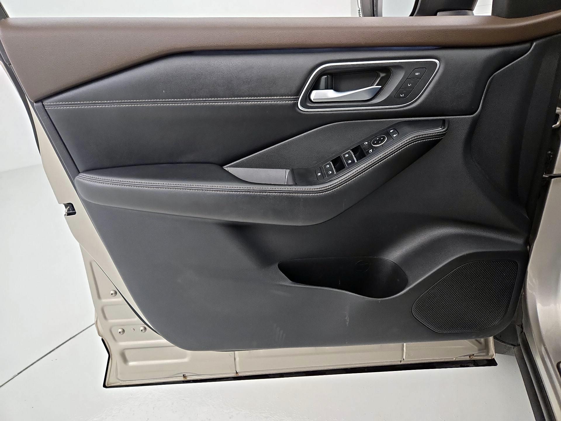 Thumbnail: 2021 Nissan Rogue - 12