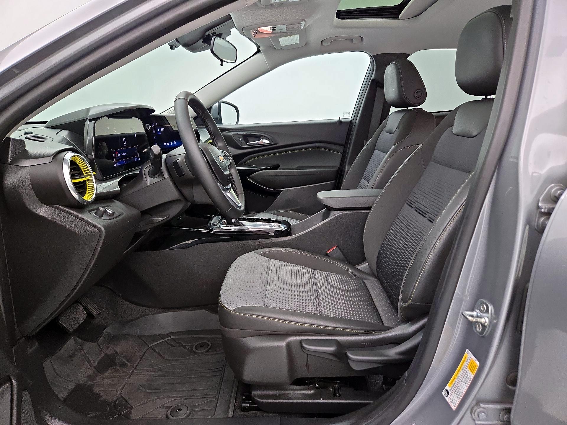 Thumbnail: 2024 Chevrolet Trax - 11