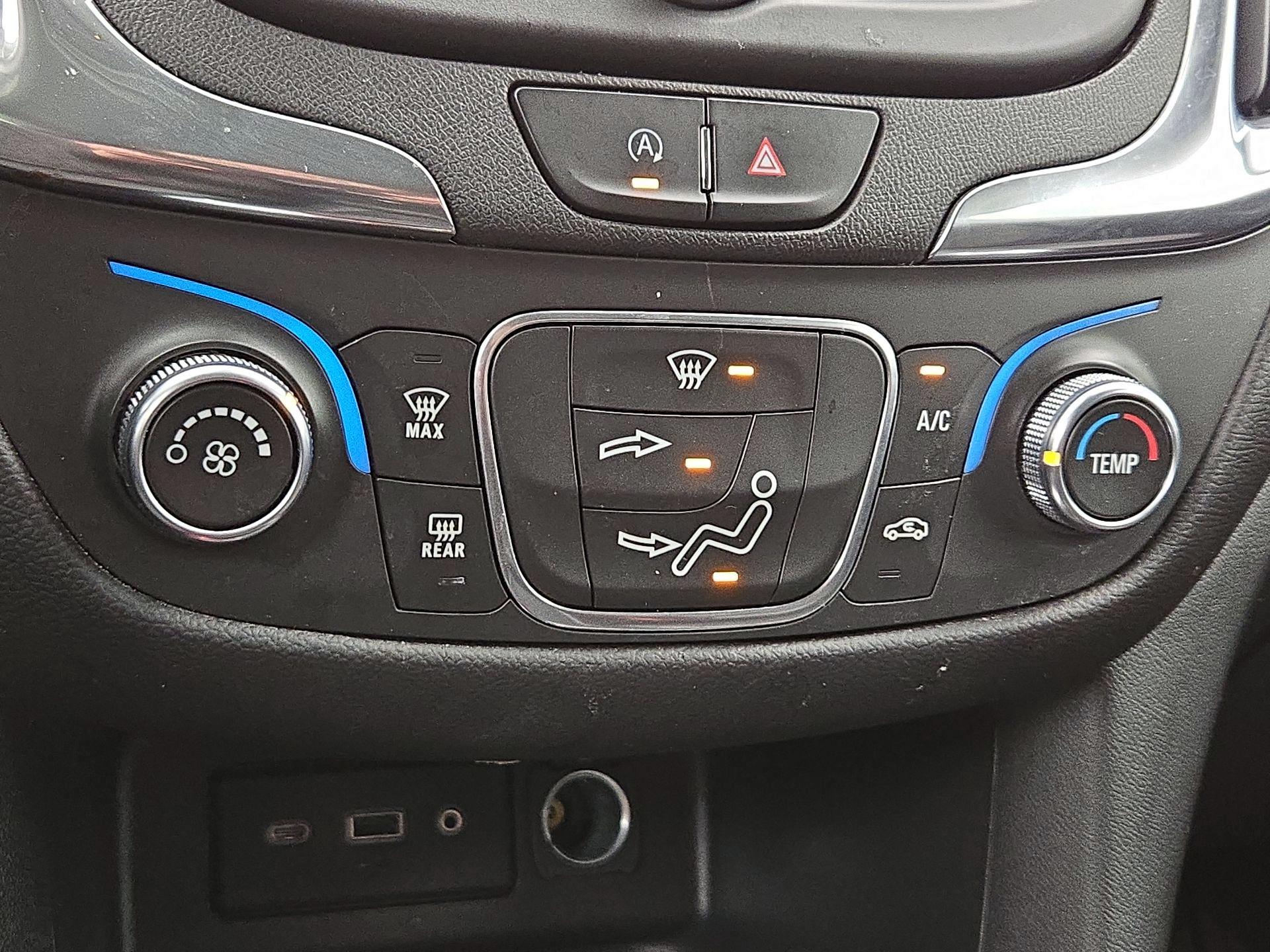 Thumbnail: 2022 Chevrolet Equinox - 16