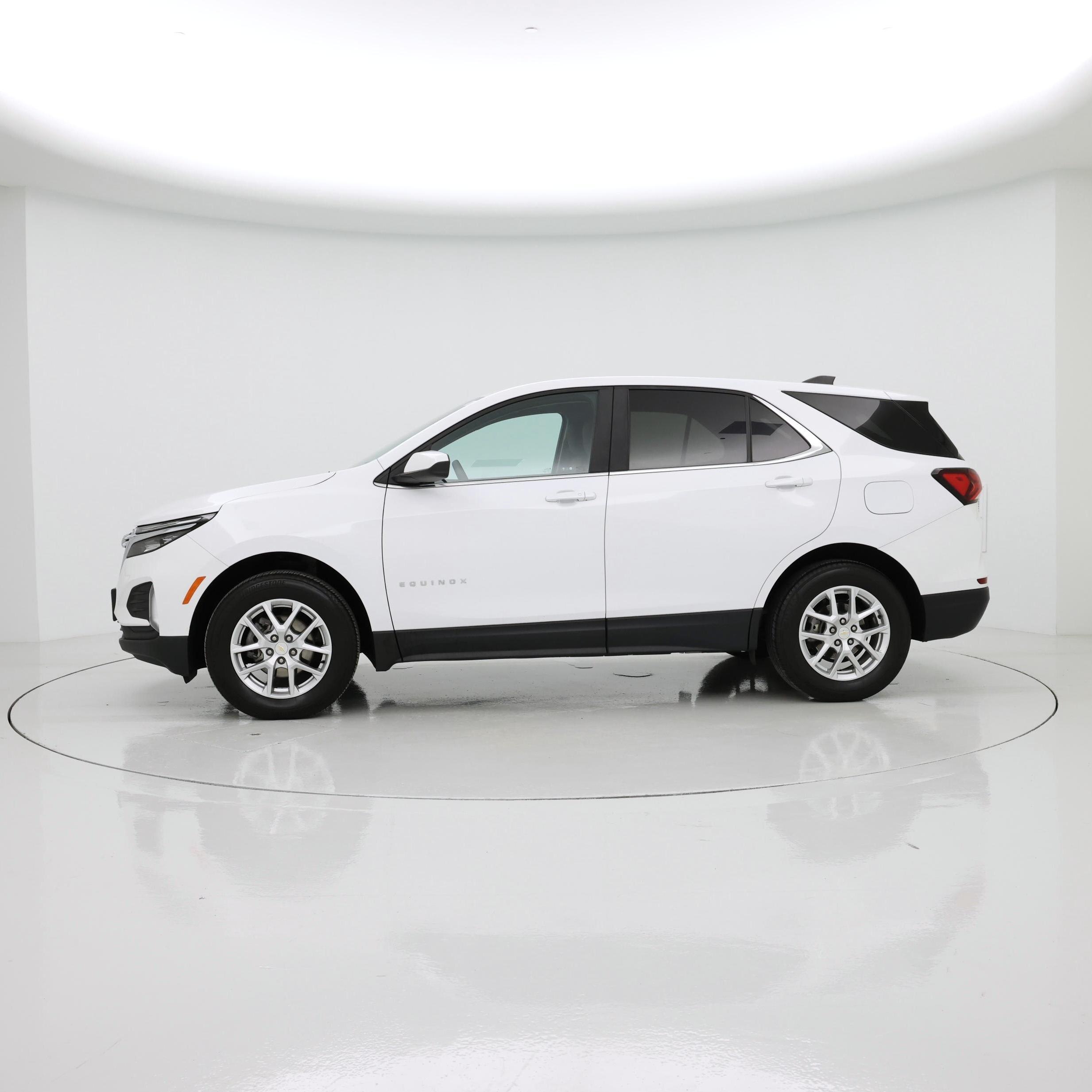 Thumbnail: 2022 Chevrolet Equinox - 3