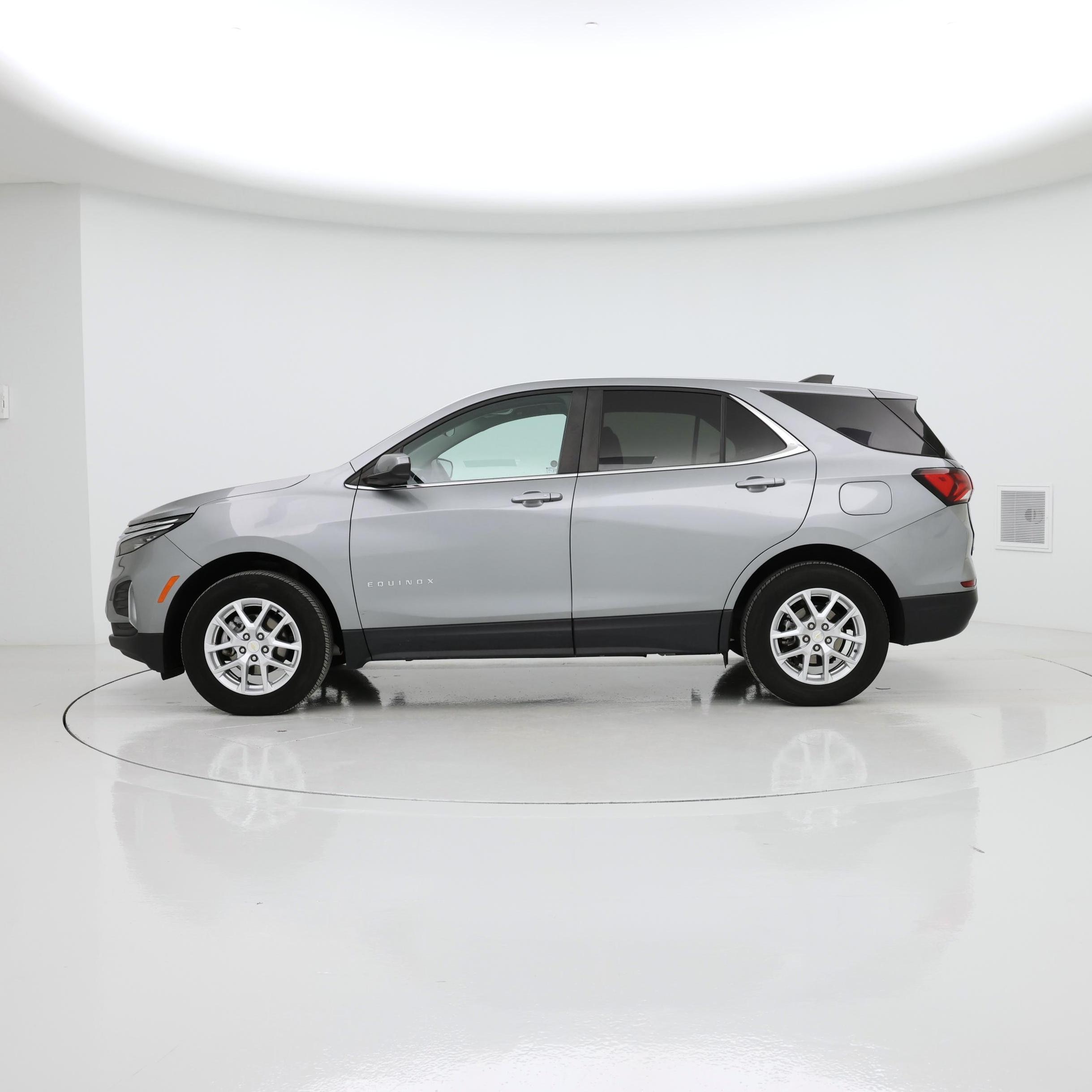 Thumbnail: 2023 Chevrolet Equinox - 3