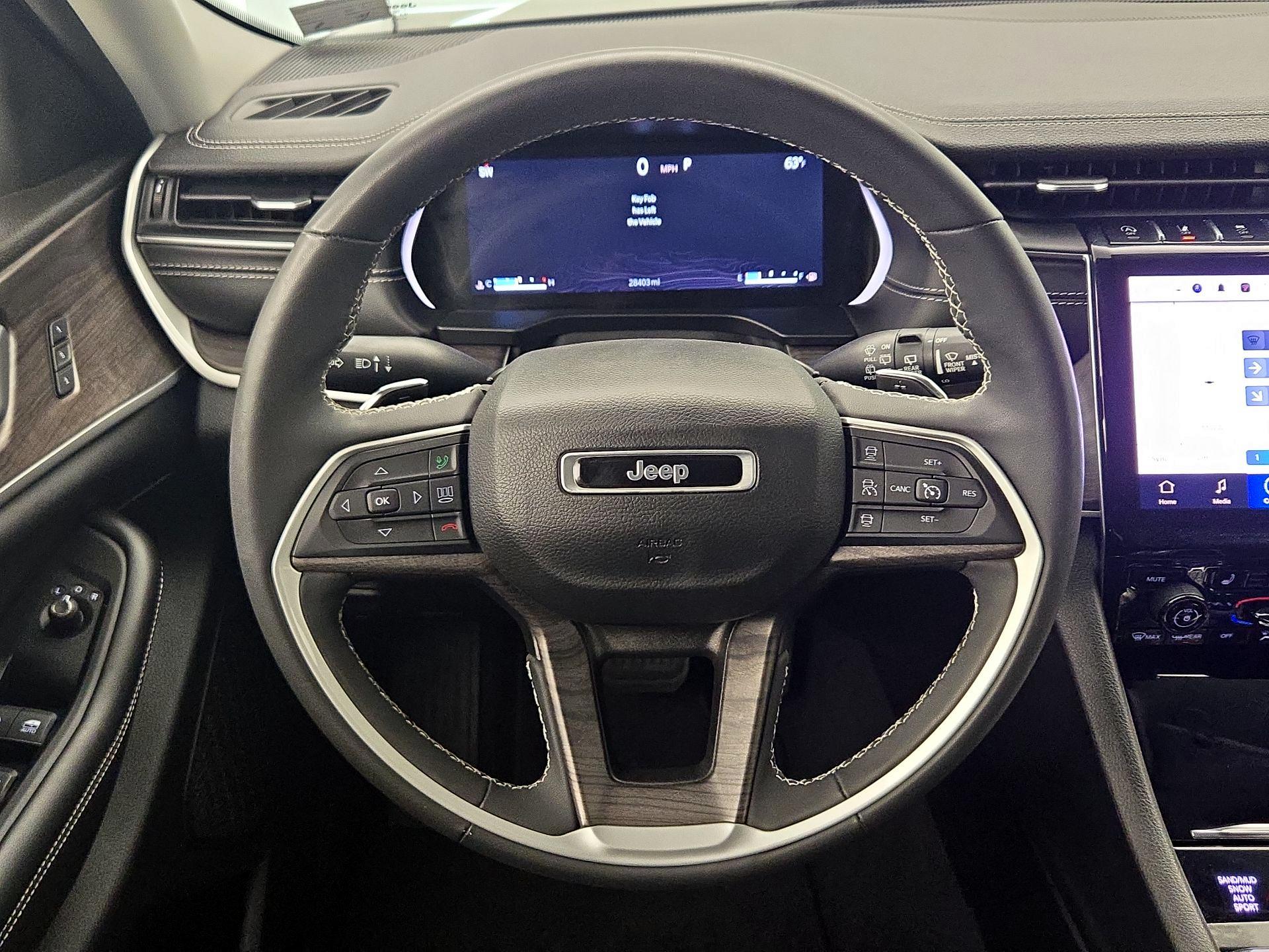 Thumbnail: 2023 Jeep Grand Cherokee - 10