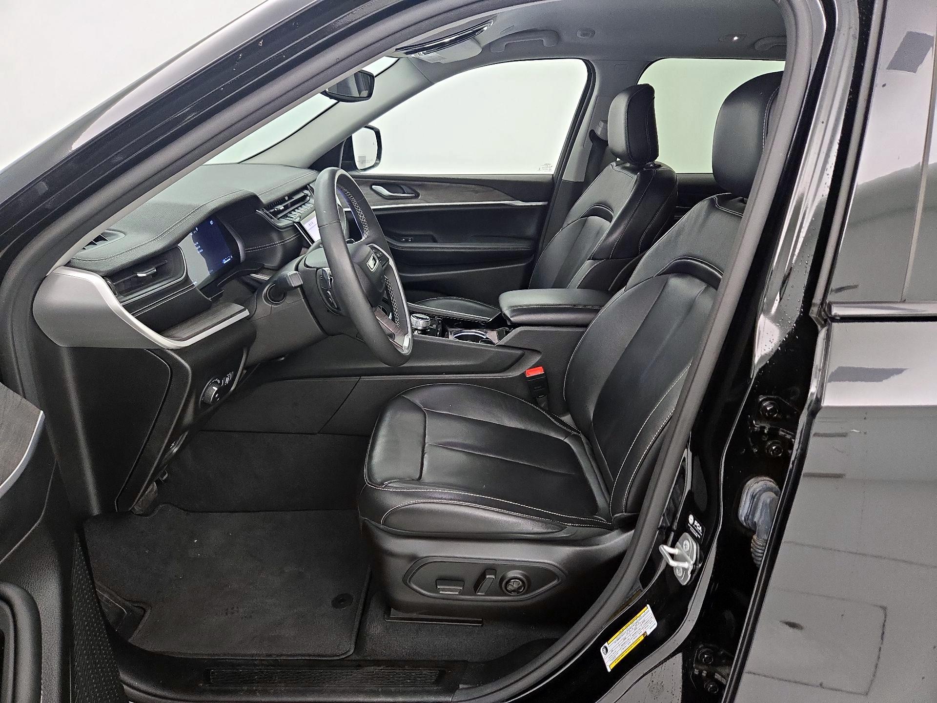 Thumbnail: 2023 Jeep Grand Cherokee - 11