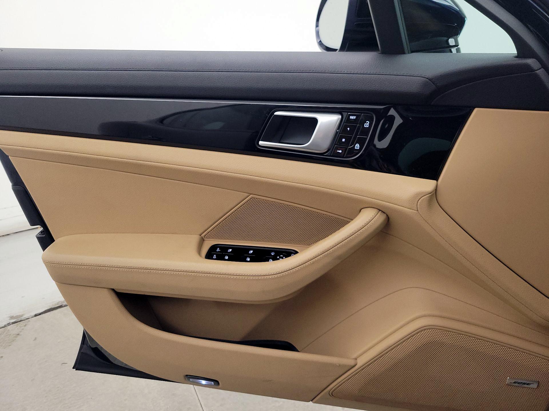 Thumbnail: 2019 Porsche Panamera - 12