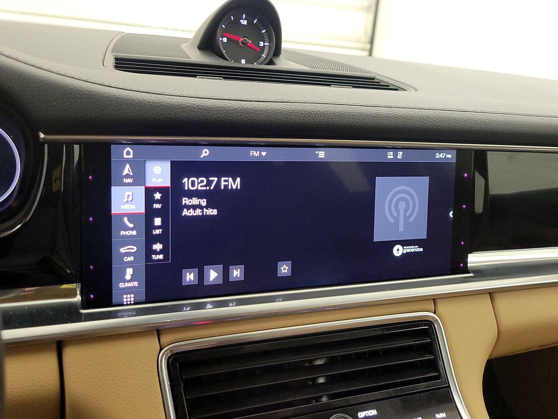 Thumbnail: 2019 Porsche Panamera - 16