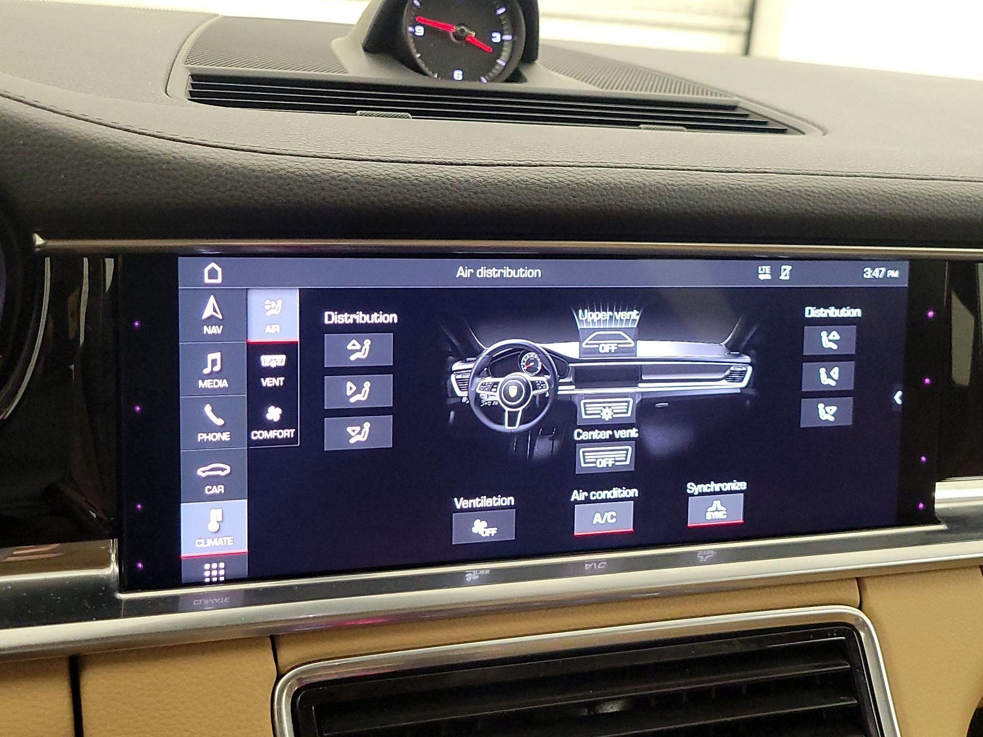 Thumbnail: 2019 Porsche Panamera - 17