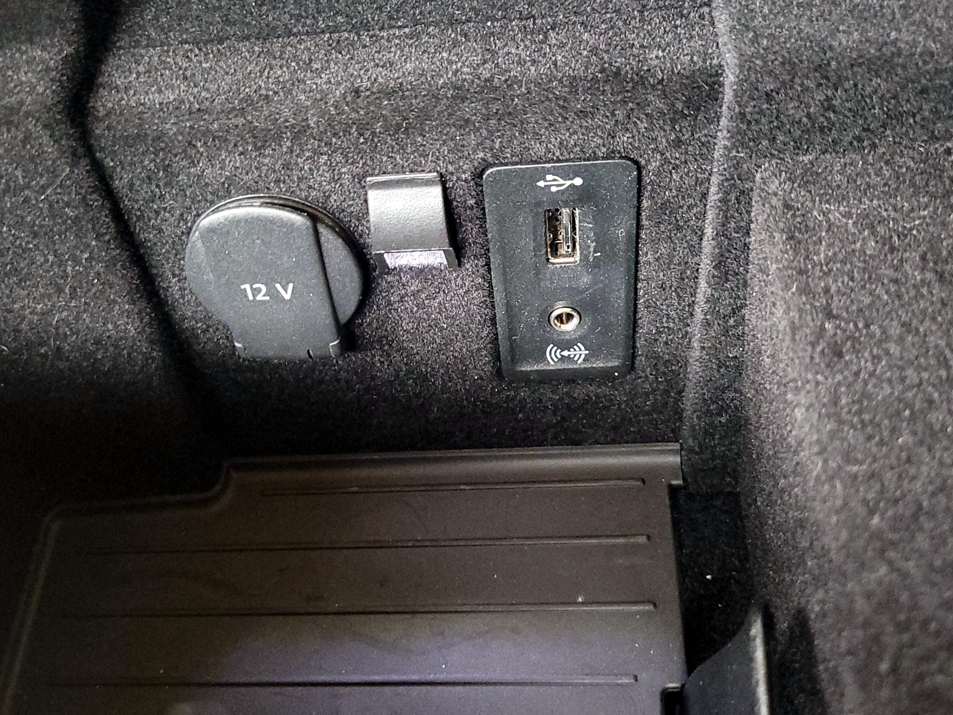 Thumbnail: 2019 Porsche Panamera - 19