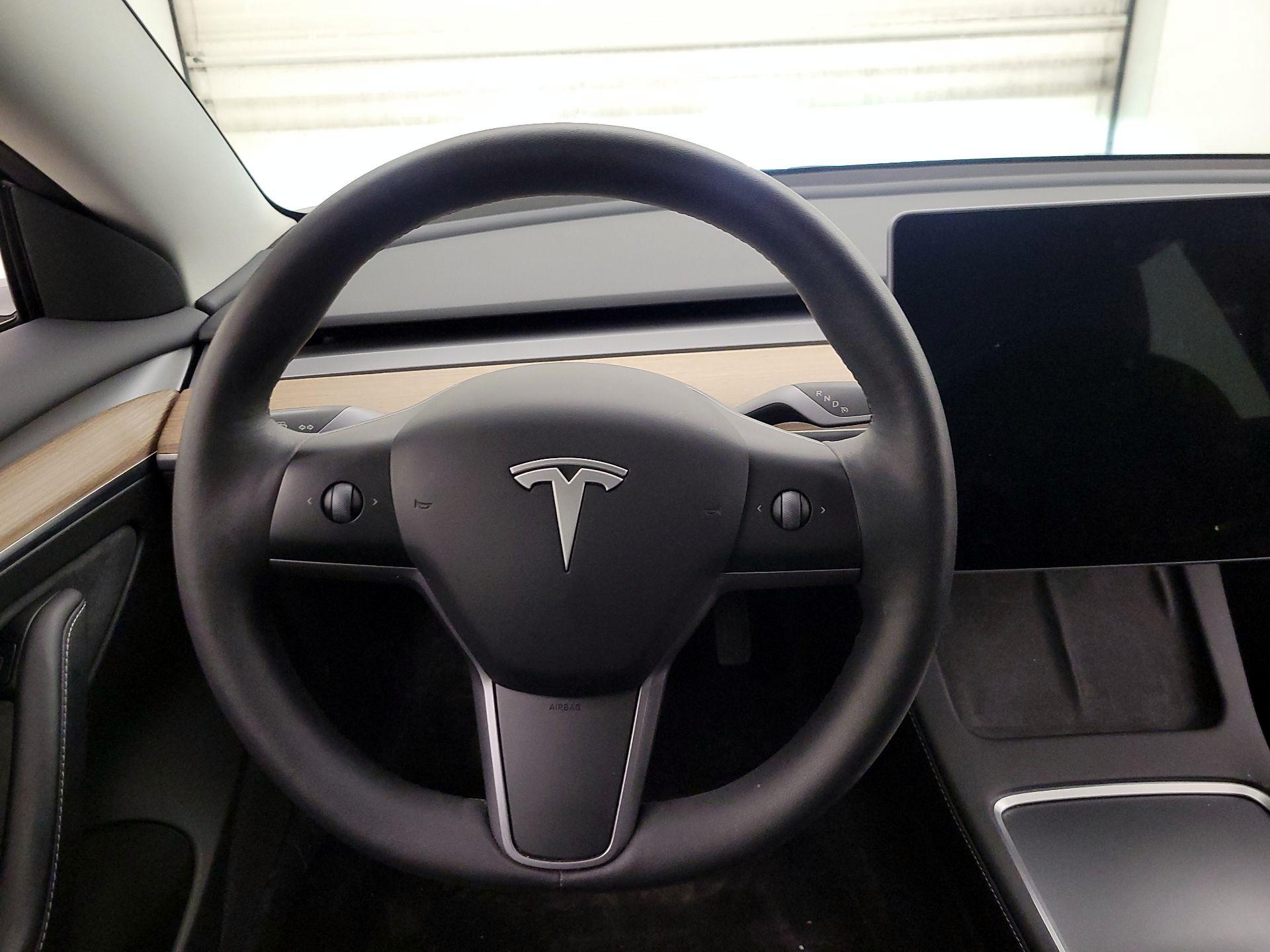 Thumbnail: 2023 Tesla Model 3 - 10