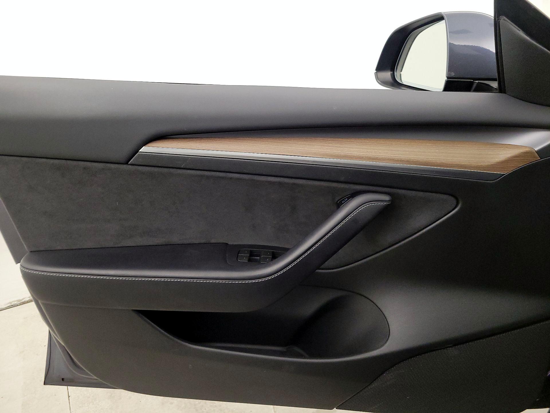 Thumbnail: 2023 Tesla Model 3 - 12