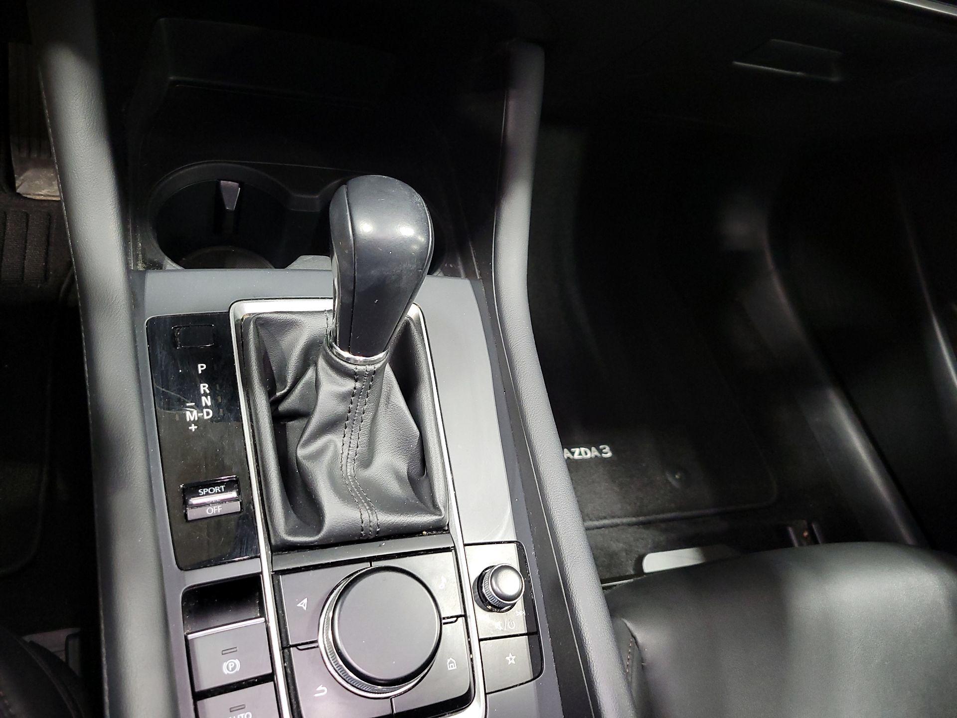 Thumbnail: 2022 Mazda Mazda3 - 17