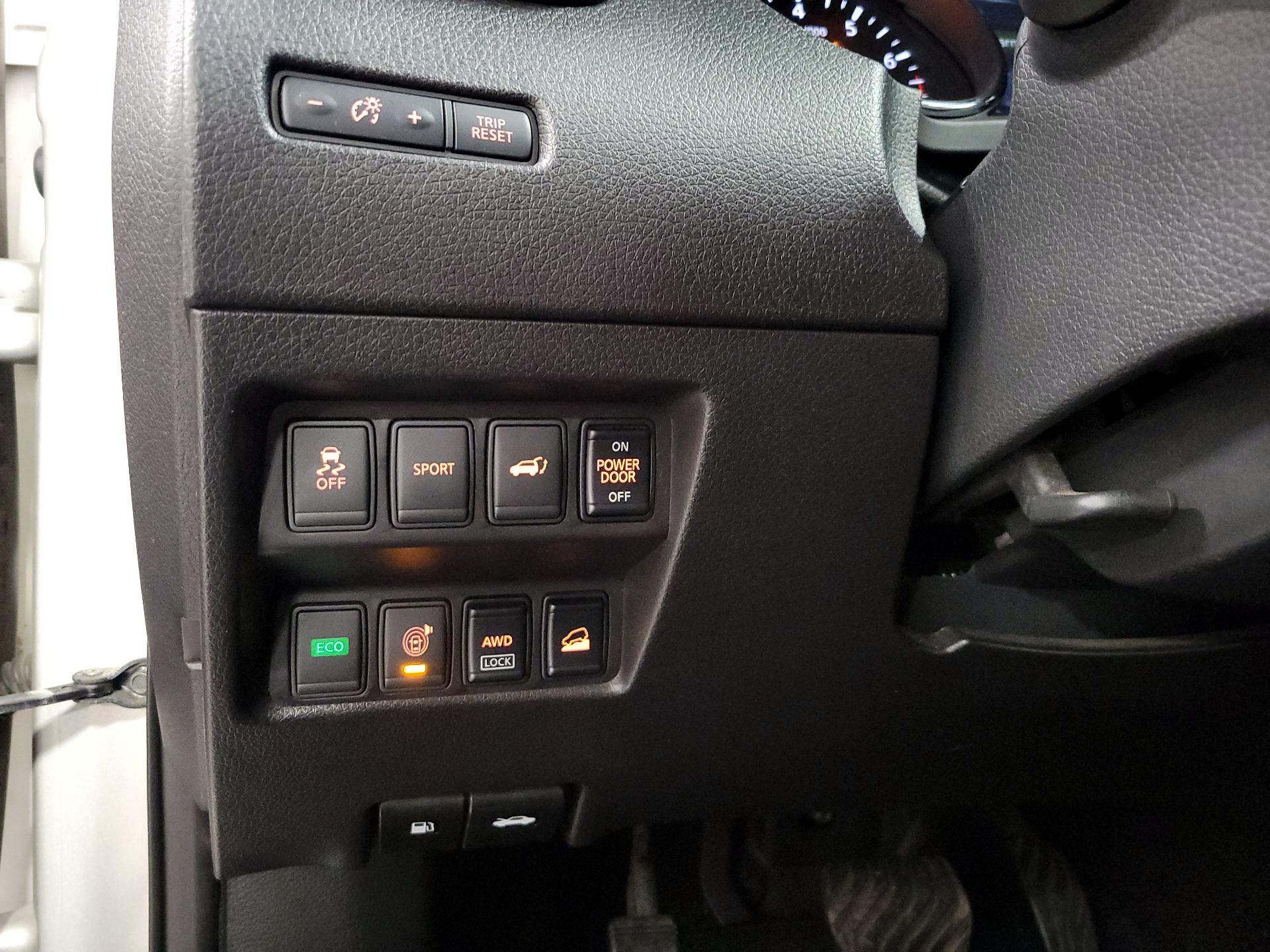 Thumbnail: 2015 Nissan Rogue - 13