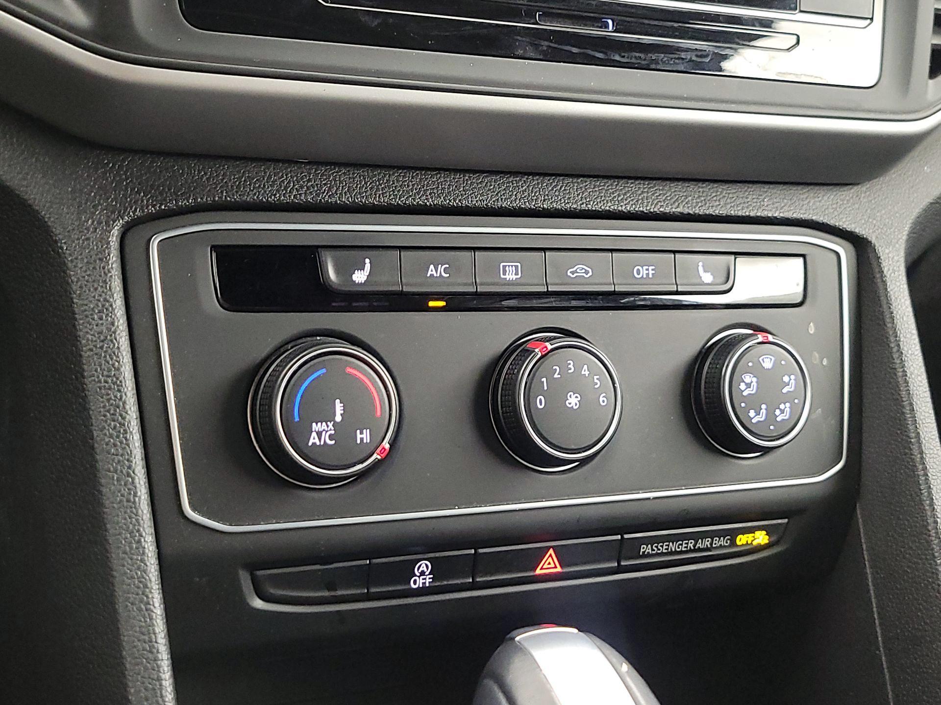 Thumbnail: 2022 Volkswagen Atlas - 16