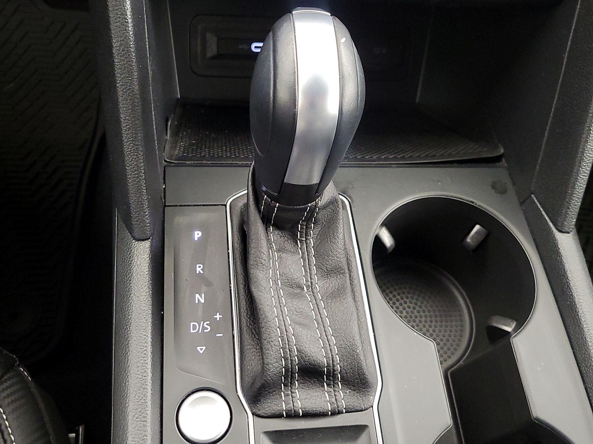 Thumbnail: 2022 Volkswagen Atlas - 17