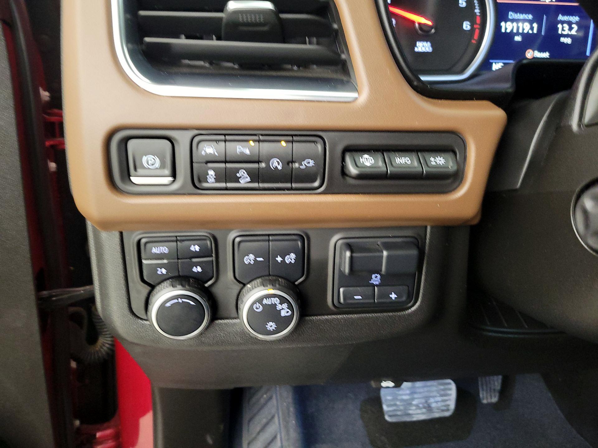 Thumbnail: 2021 Chevrolet Suburban - 13