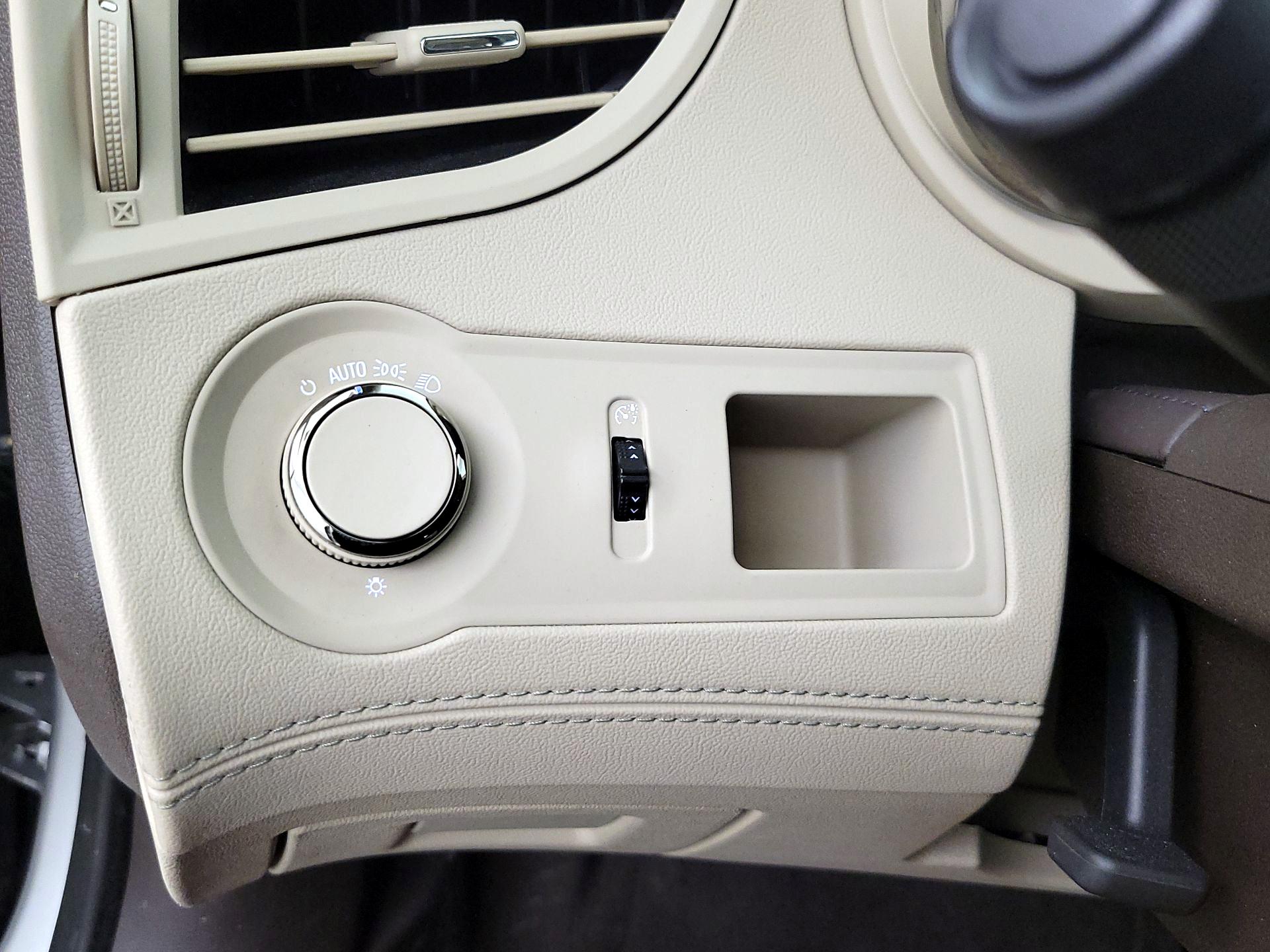 Thumbnail: 2015 Buick LaCrosse - 13