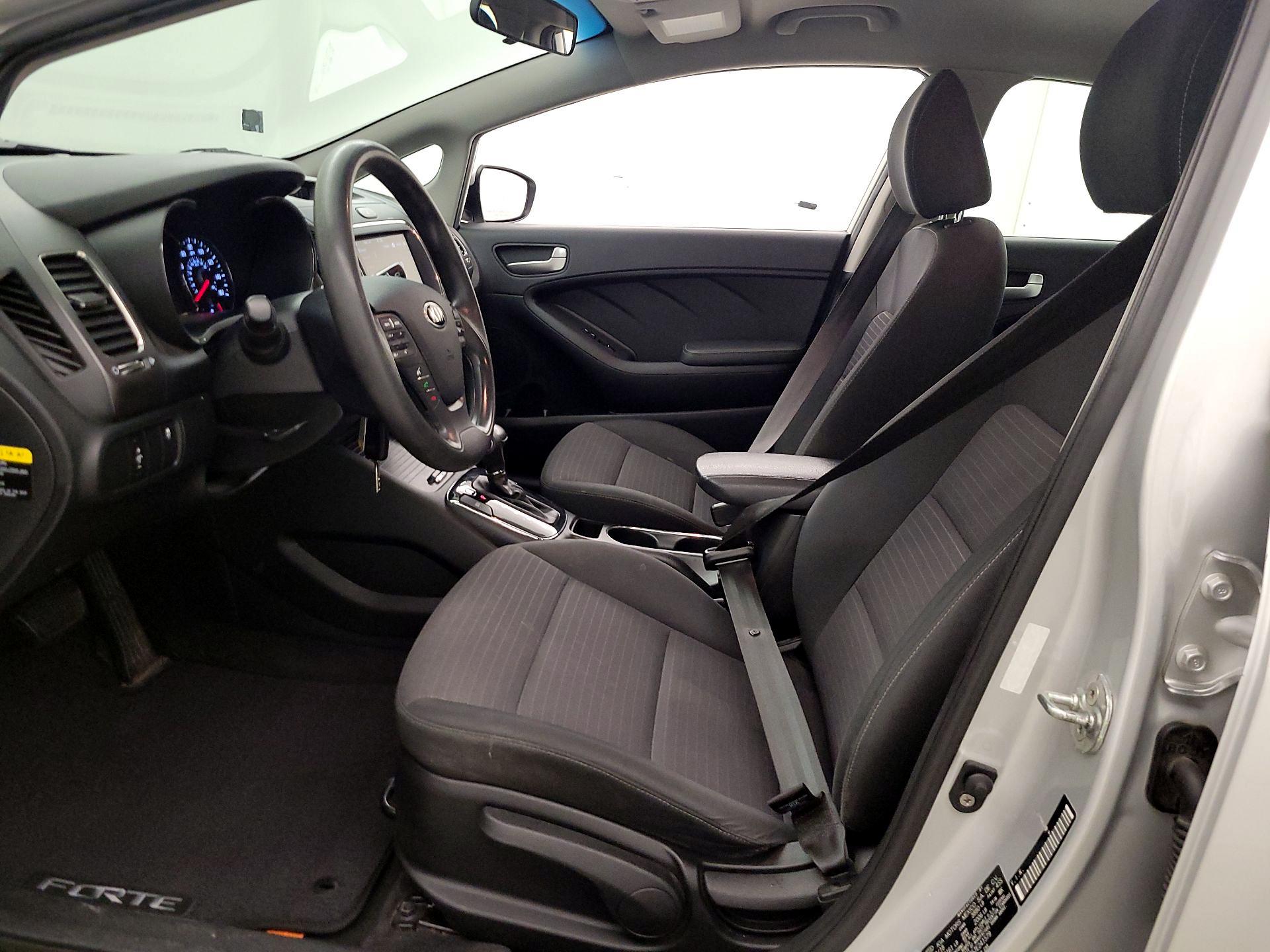 Thumbnail: 2018 Kia Forte - 11