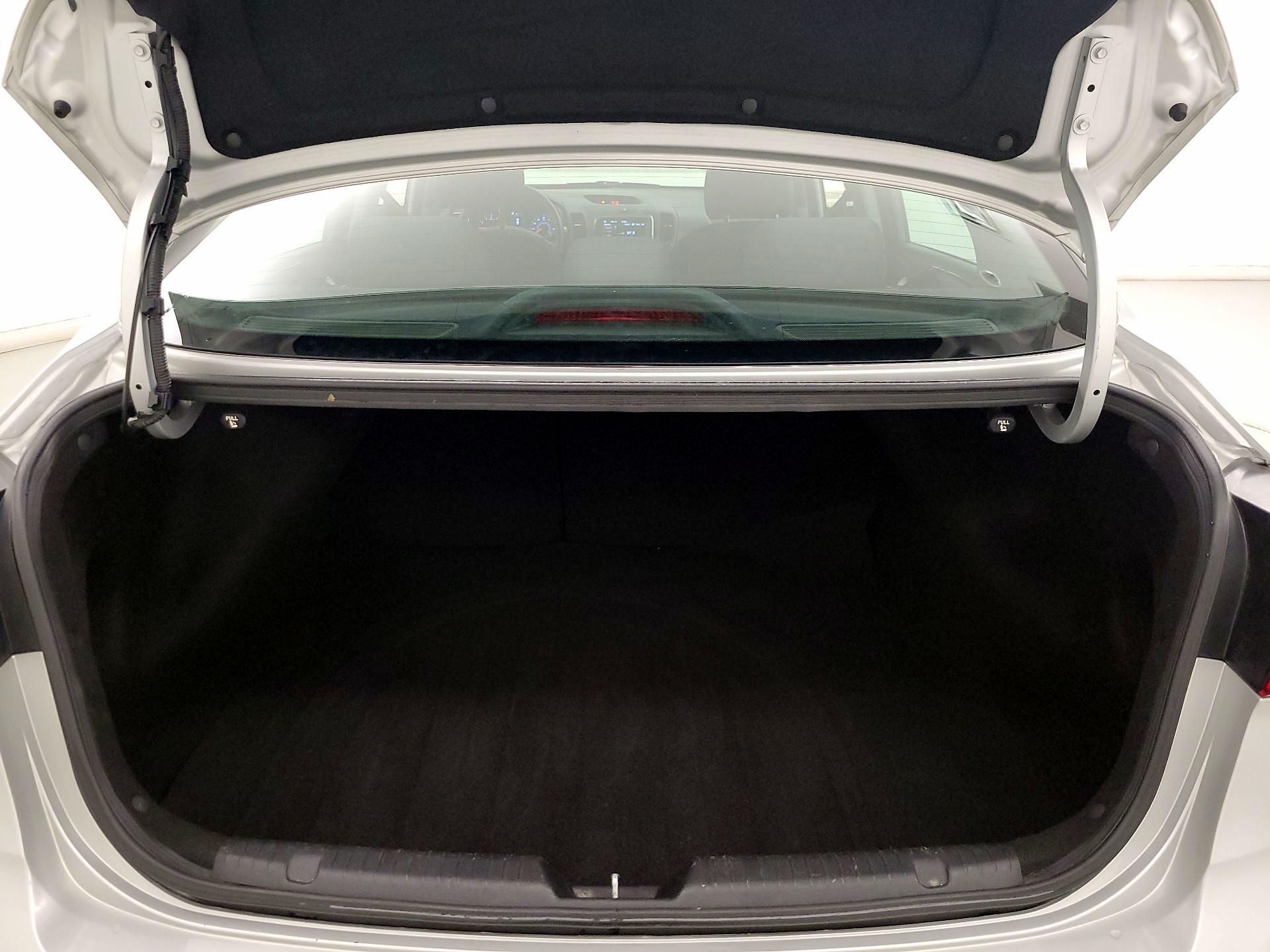 Thumbnail: 2018 Kia Forte - 20