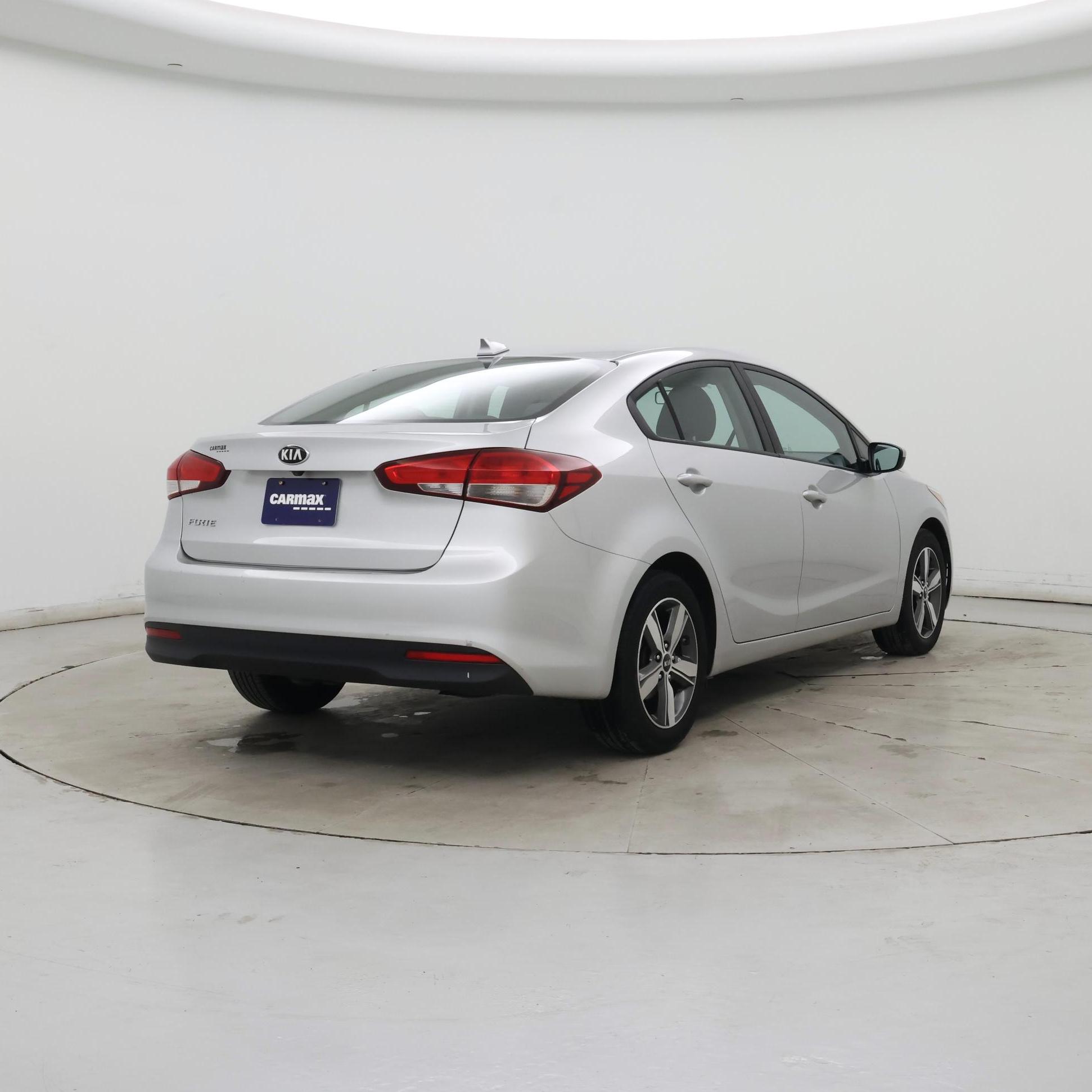 Thumbnail: 2018 Kia Forte - 8