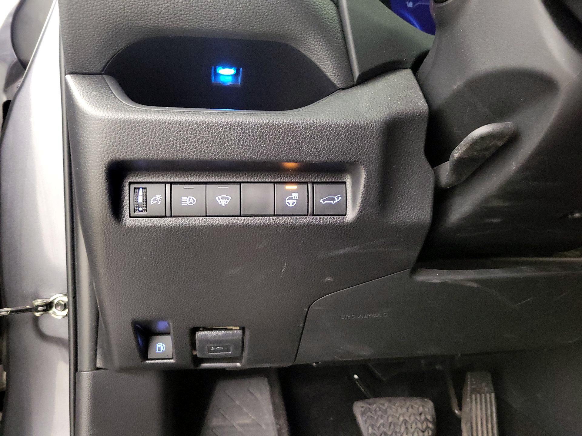 Thumbnail: 2021 Toyota RAV4 - 13