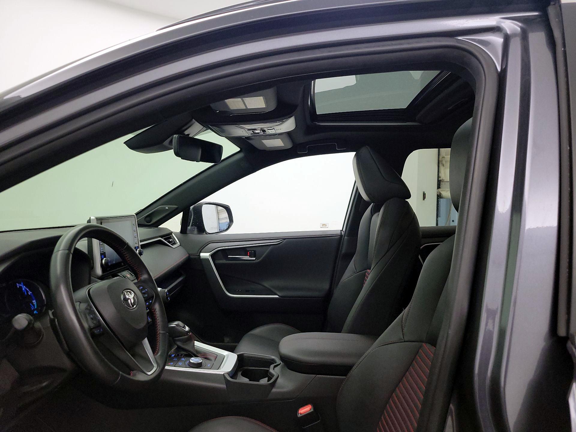 Thumbnail: 2021 Toyota RAV4 - 20