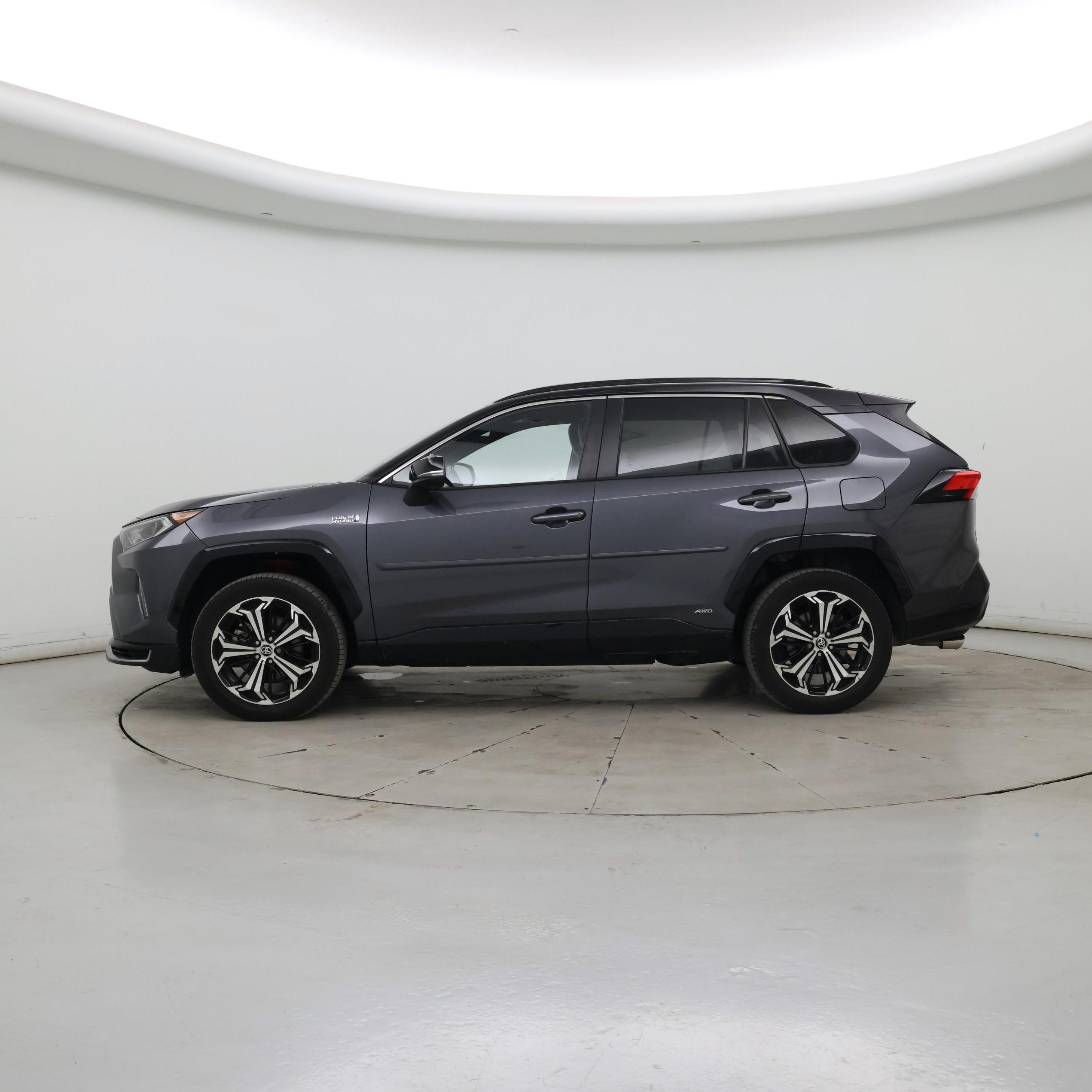 Thumbnail: 2021 Toyota RAV4 - 3