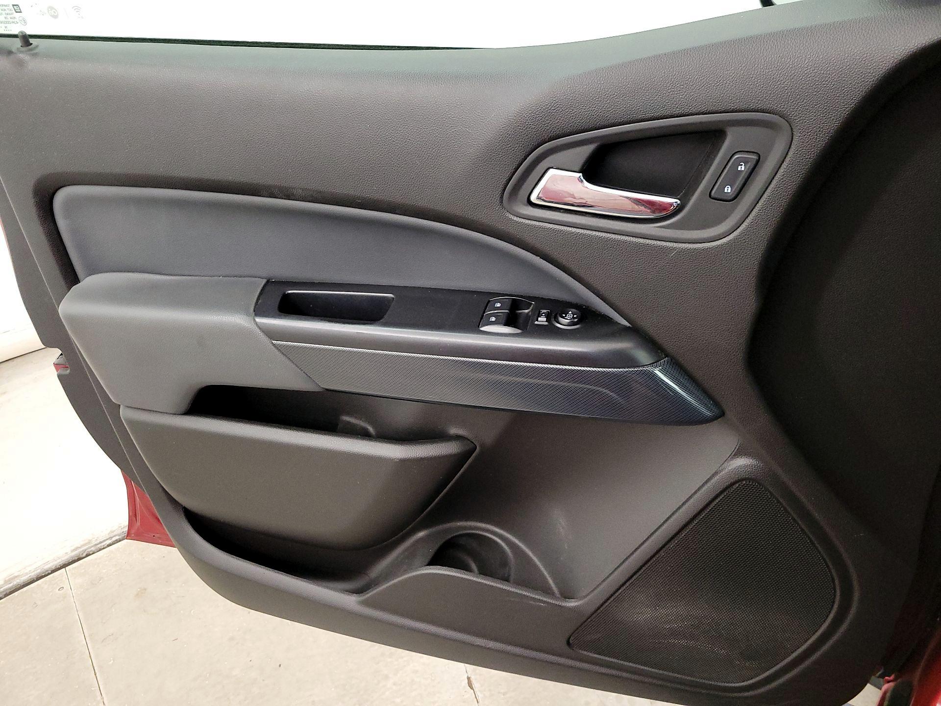 Thumbnail: 2016 Chevrolet Colorado - 12