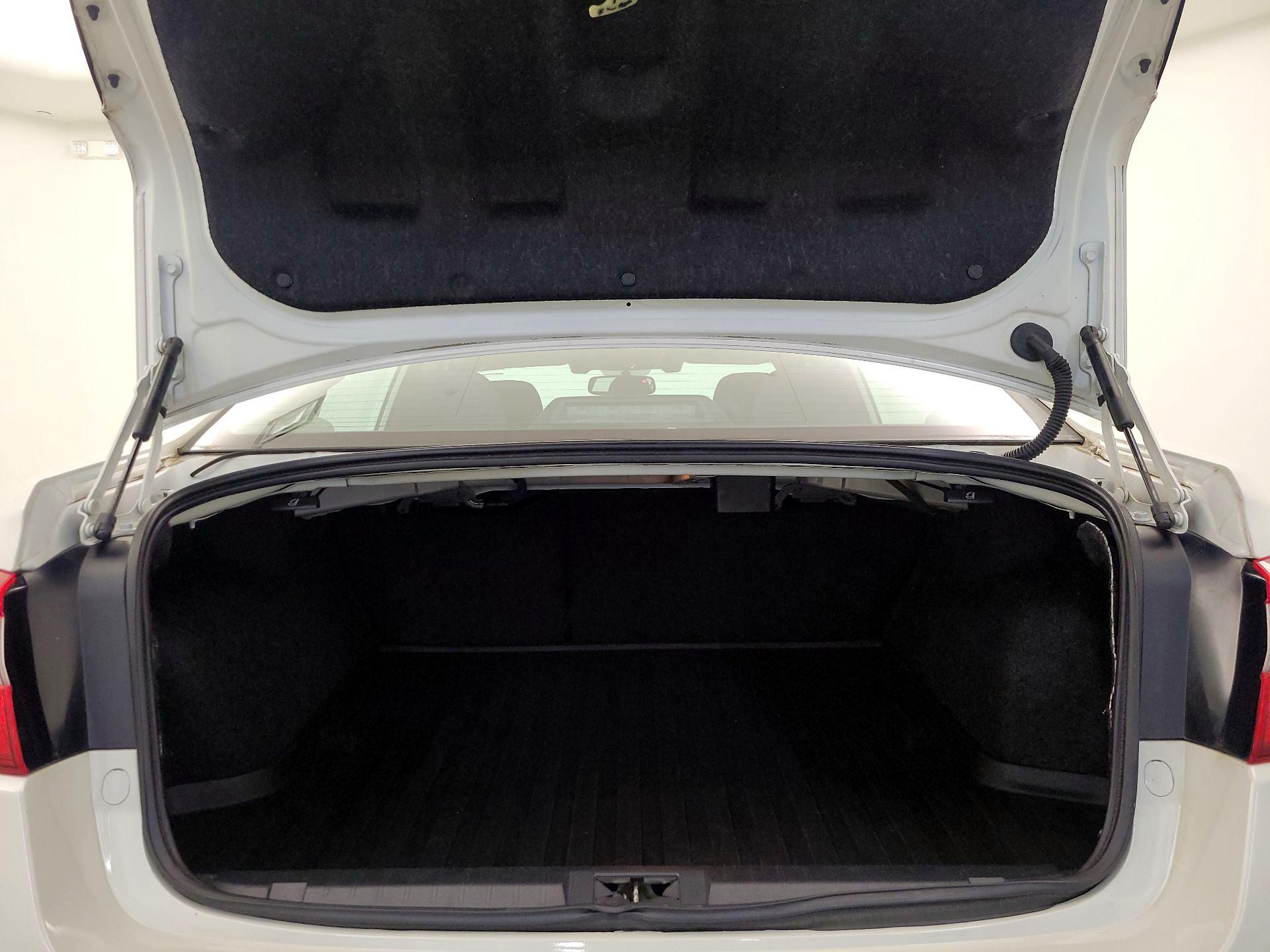 Thumbnail: 2016 Subaru Legacy - 20