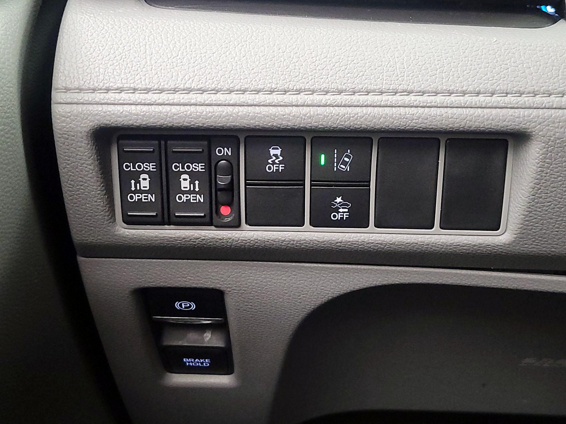 Thumbnail: 2018 Honda Odyssey - 13