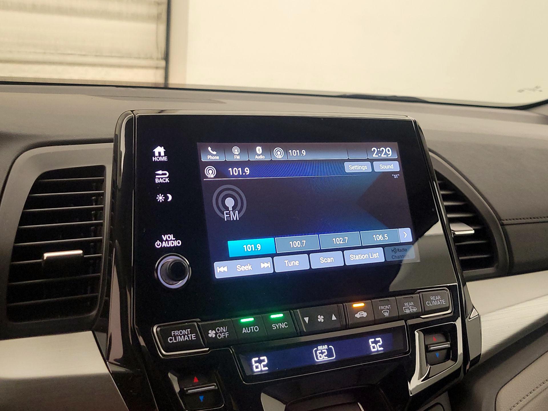 Thumbnail: 2018 Honda Odyssey - 15