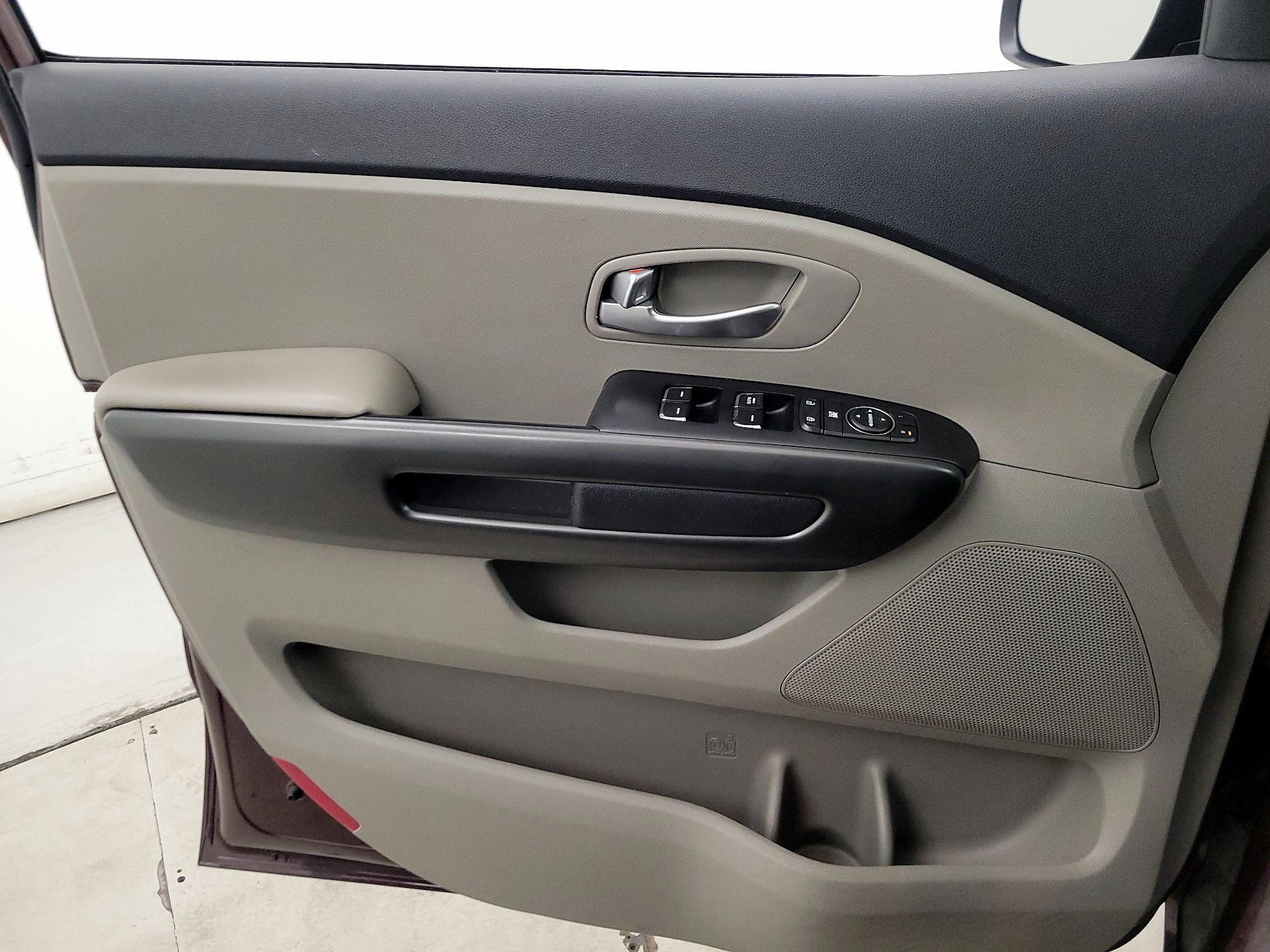 Thumbnail: 2020 Kia Sedona - 12