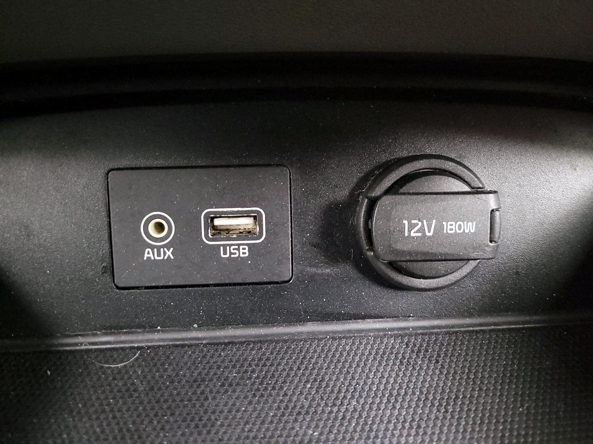 Thumbnail: 2020 Kia Sedona - 18