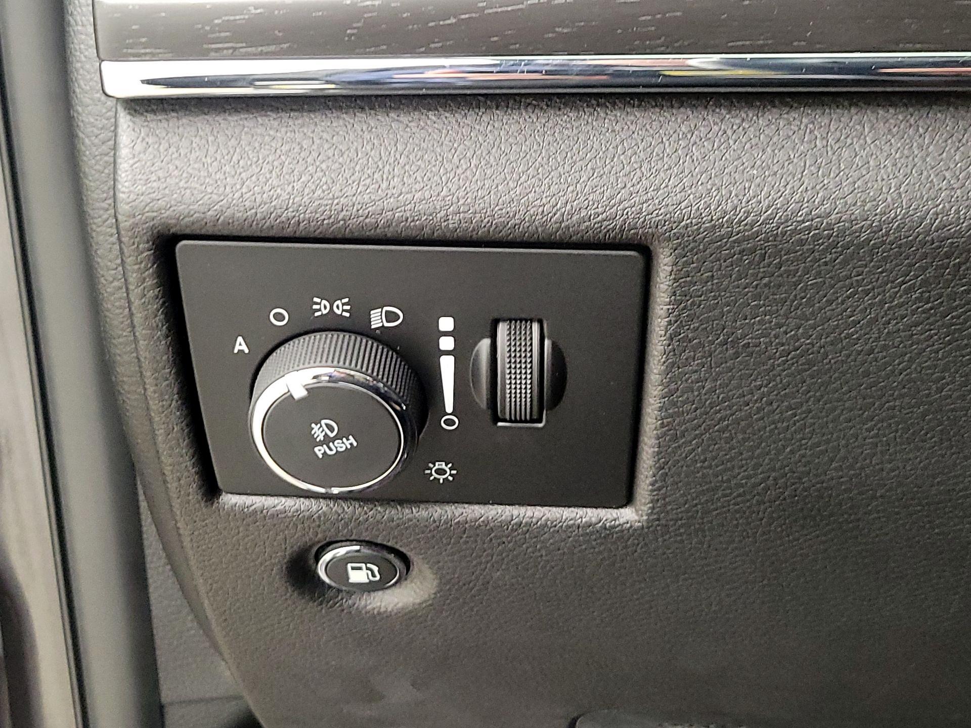 Thumbnail: 2018 Jeep Grand Cherokee - 13