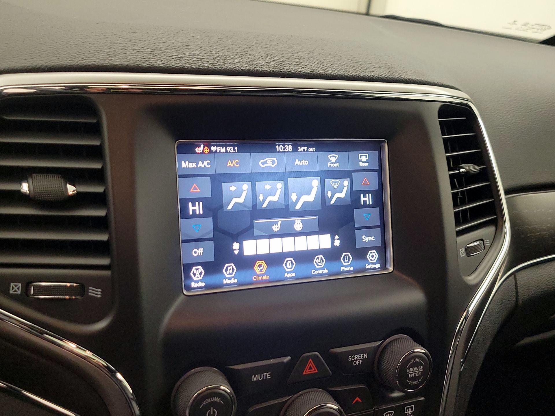 Thumbnail: 2018 Jeep Grand Cherokee - 16