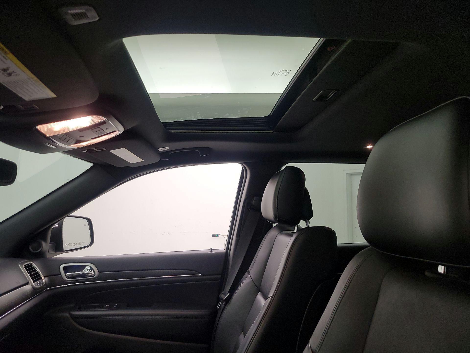 Thumbnail: 2018 Jeep Grand Cherokee - 19