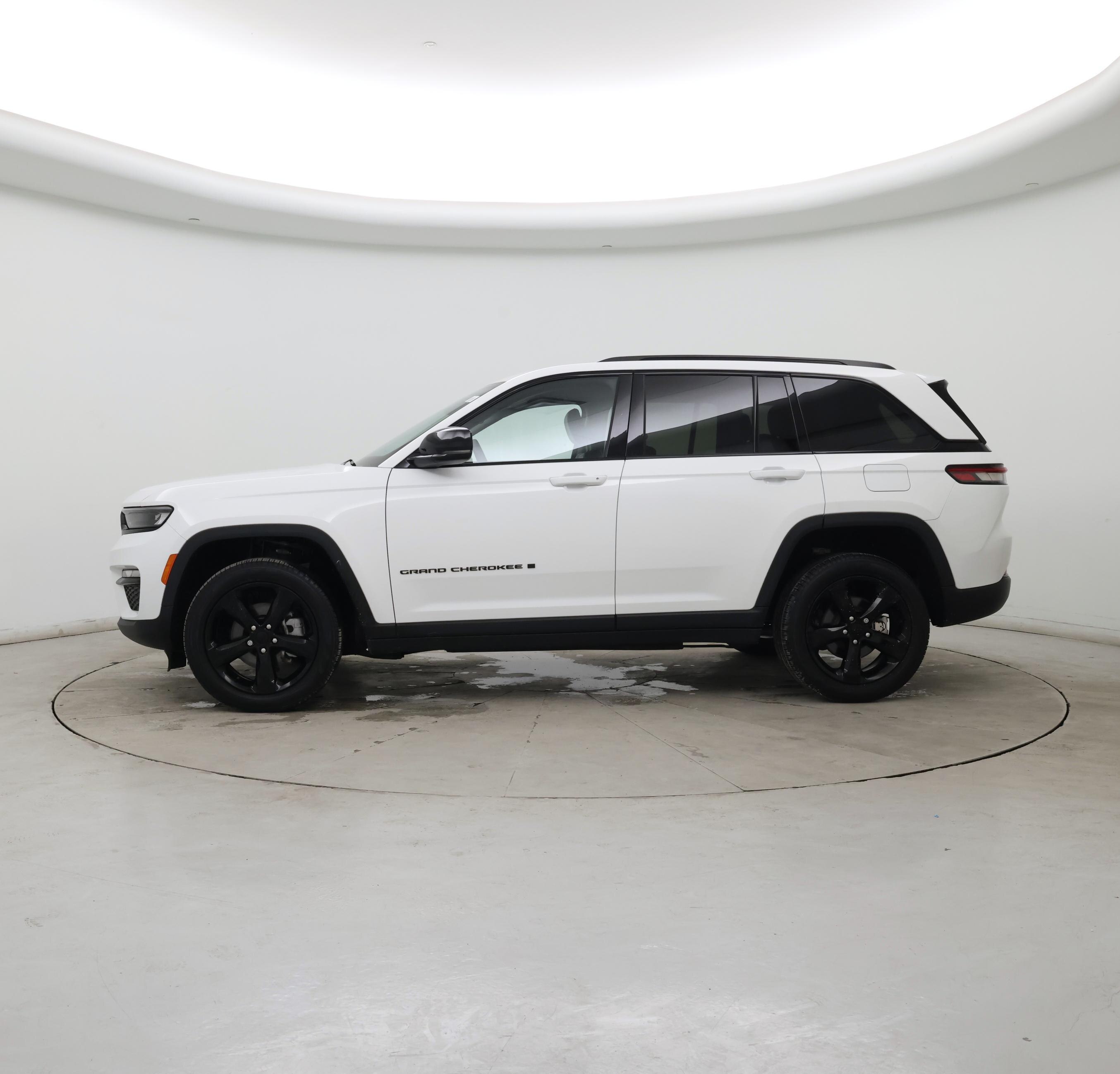 Thumbnail: 2023 Jeep Grand Cherokee - 3