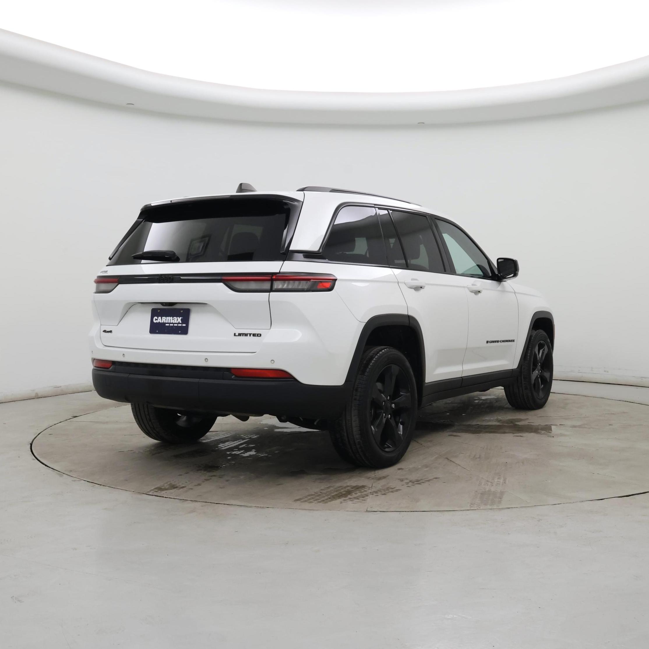 Thumbnail: 2023 Jeep Grand Cherokee - 8