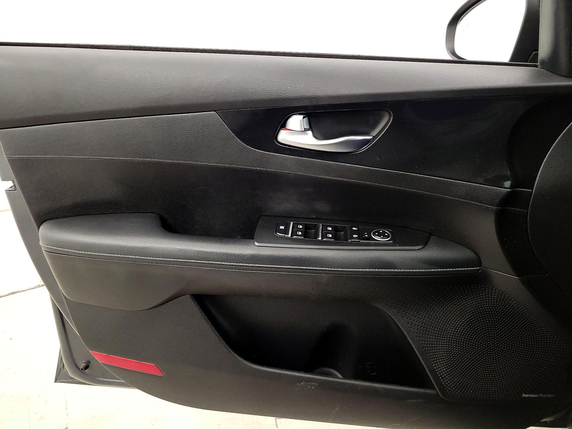 Thumbnail: 2023 Kia Forte - 12