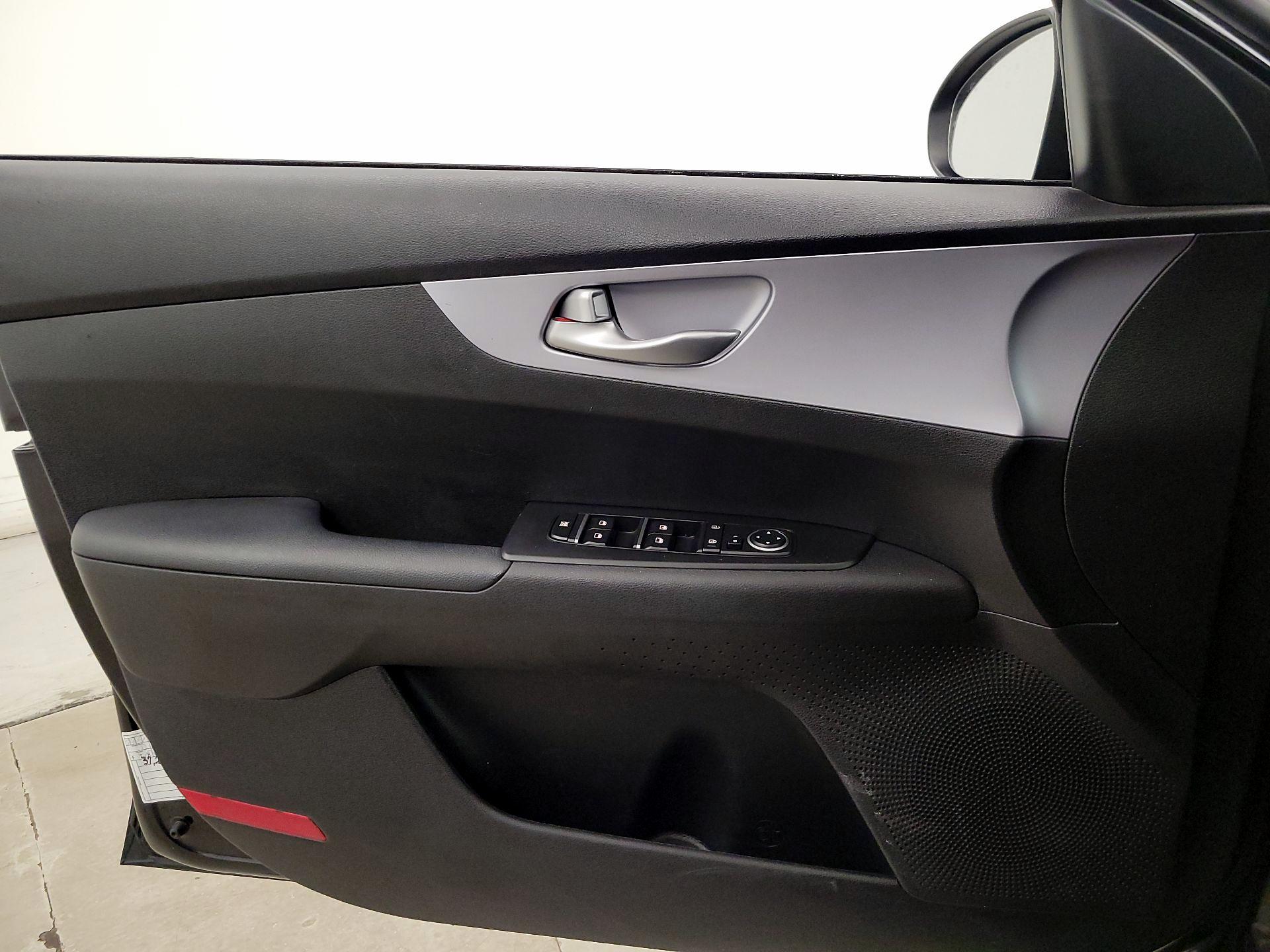 Thumbnail: 2024 Kia Forte - 12