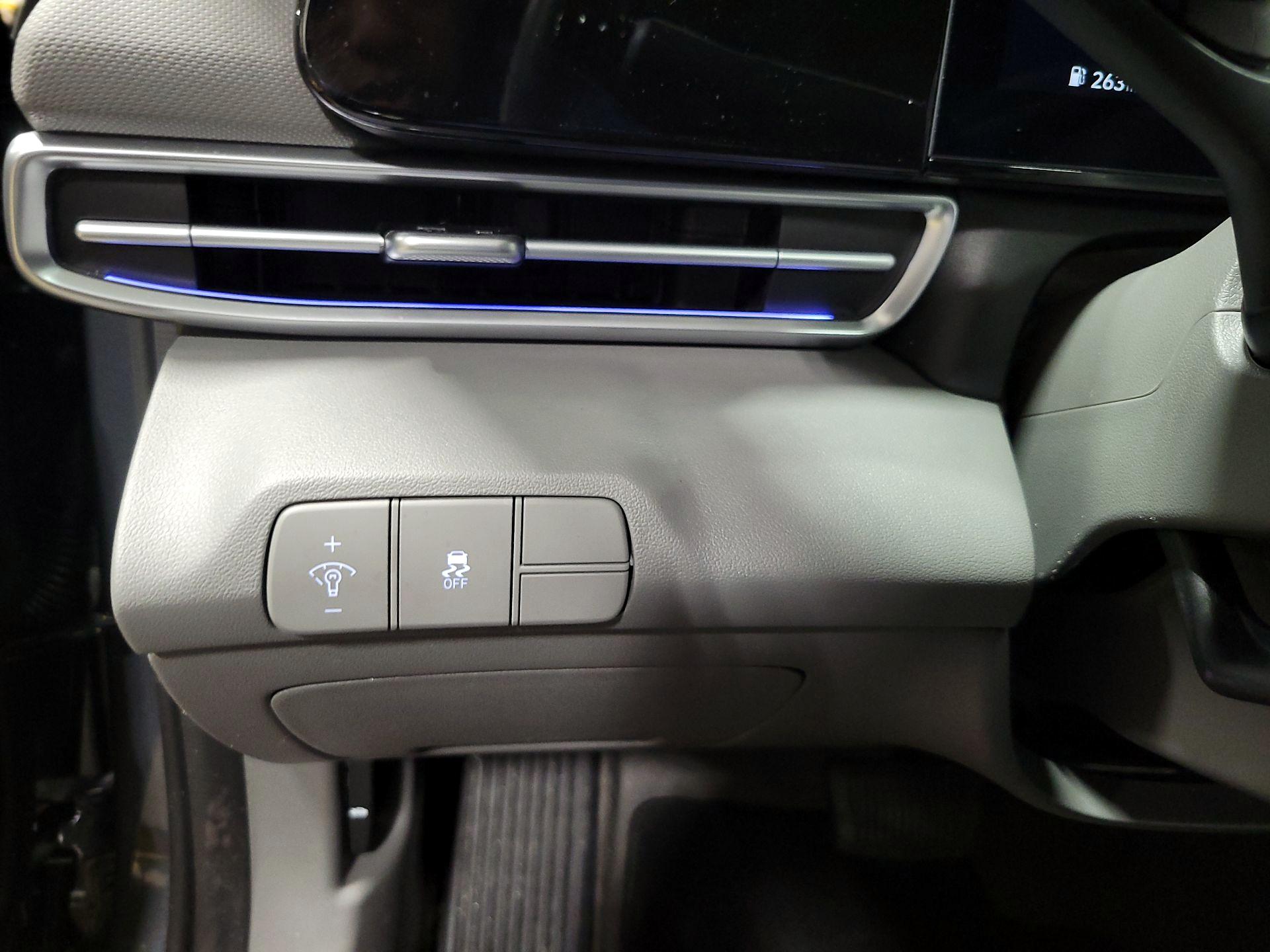 Thumbnail: 2025 Hyundai Elantra - 13