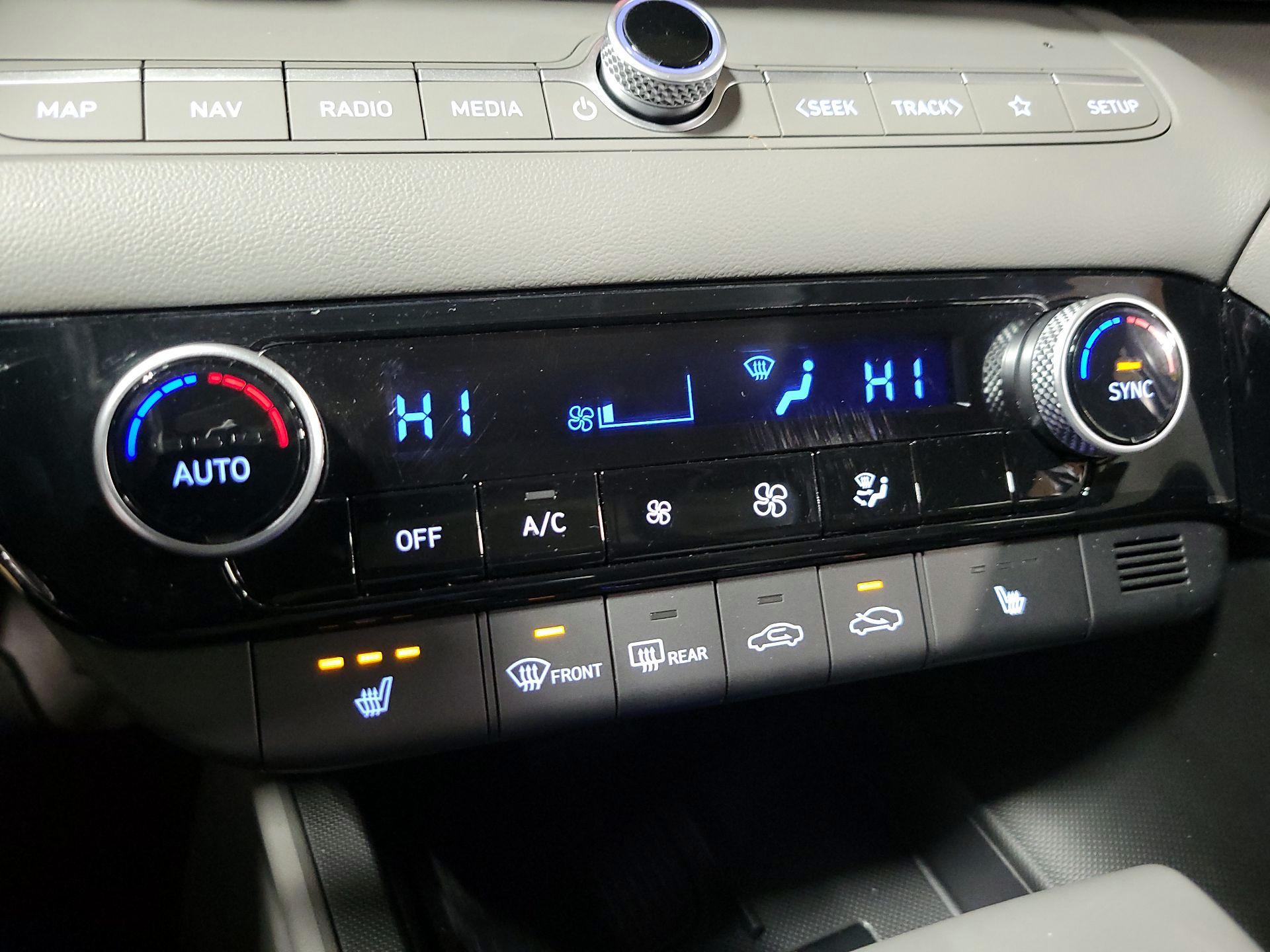 Thumbnail: 2025 Hyundai Elantra - 17