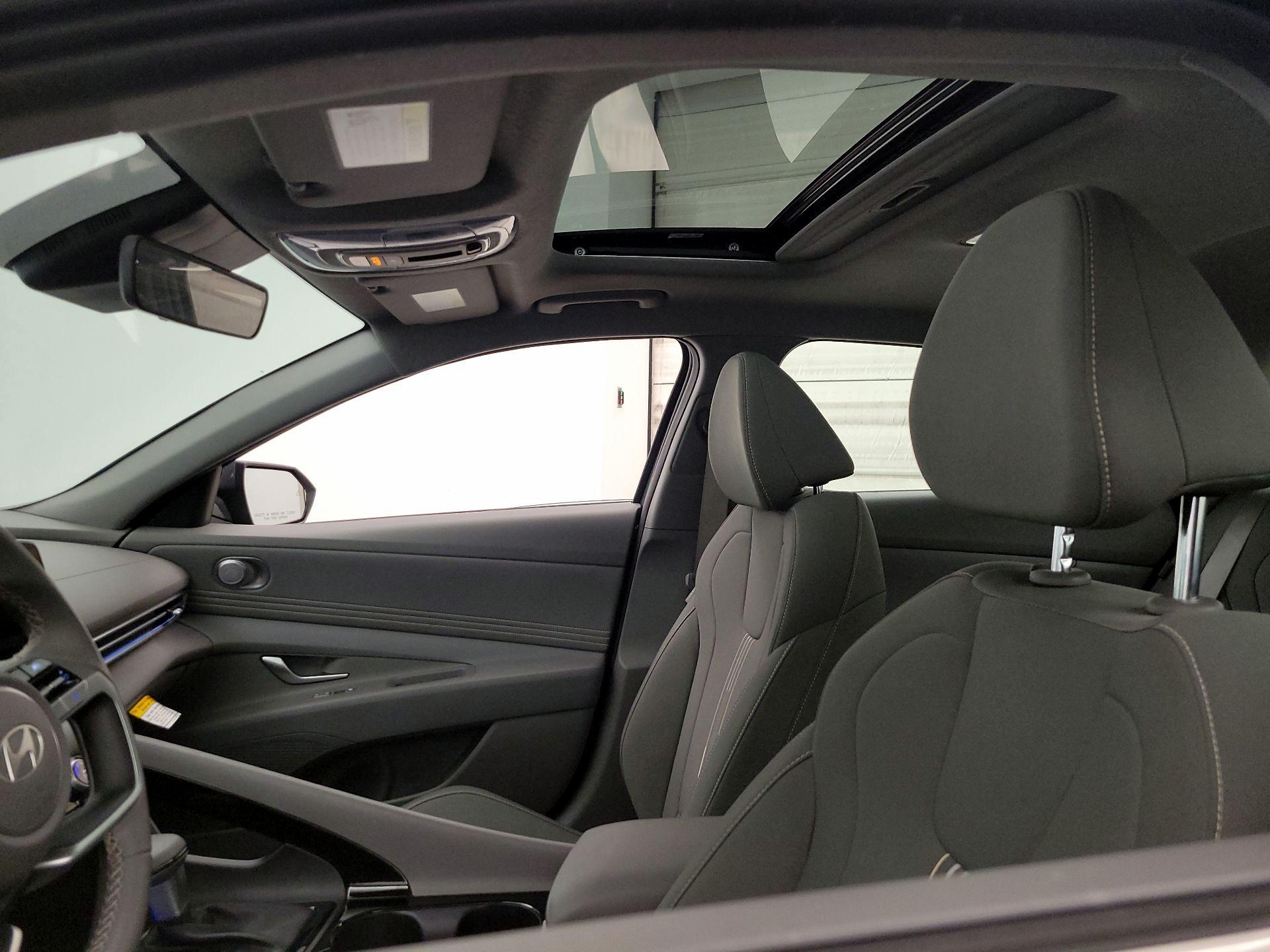 Thumbnail: 2025 Hyundai Elantra - 20