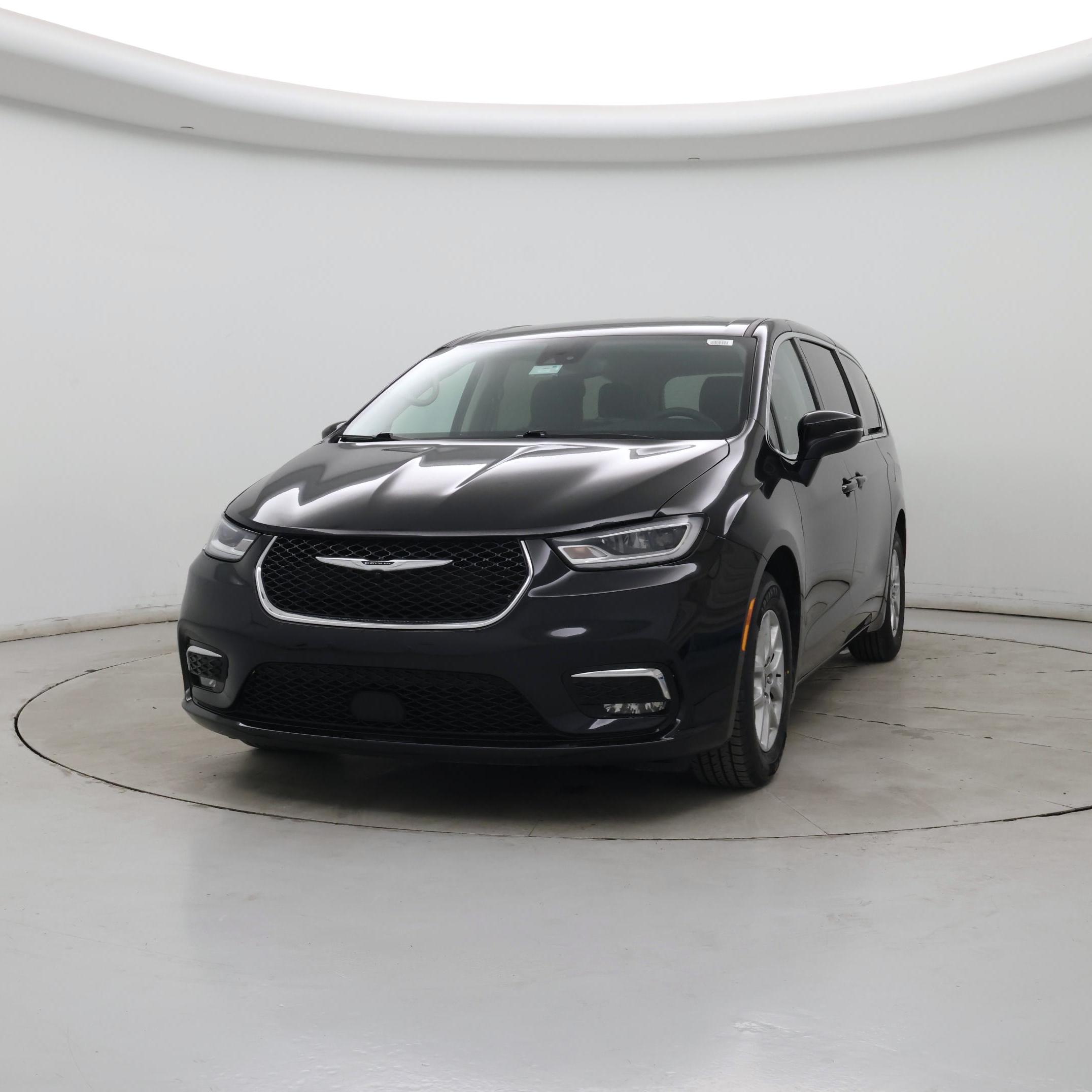 Thumbnail: 2023 Chrysler Pacifica - 4