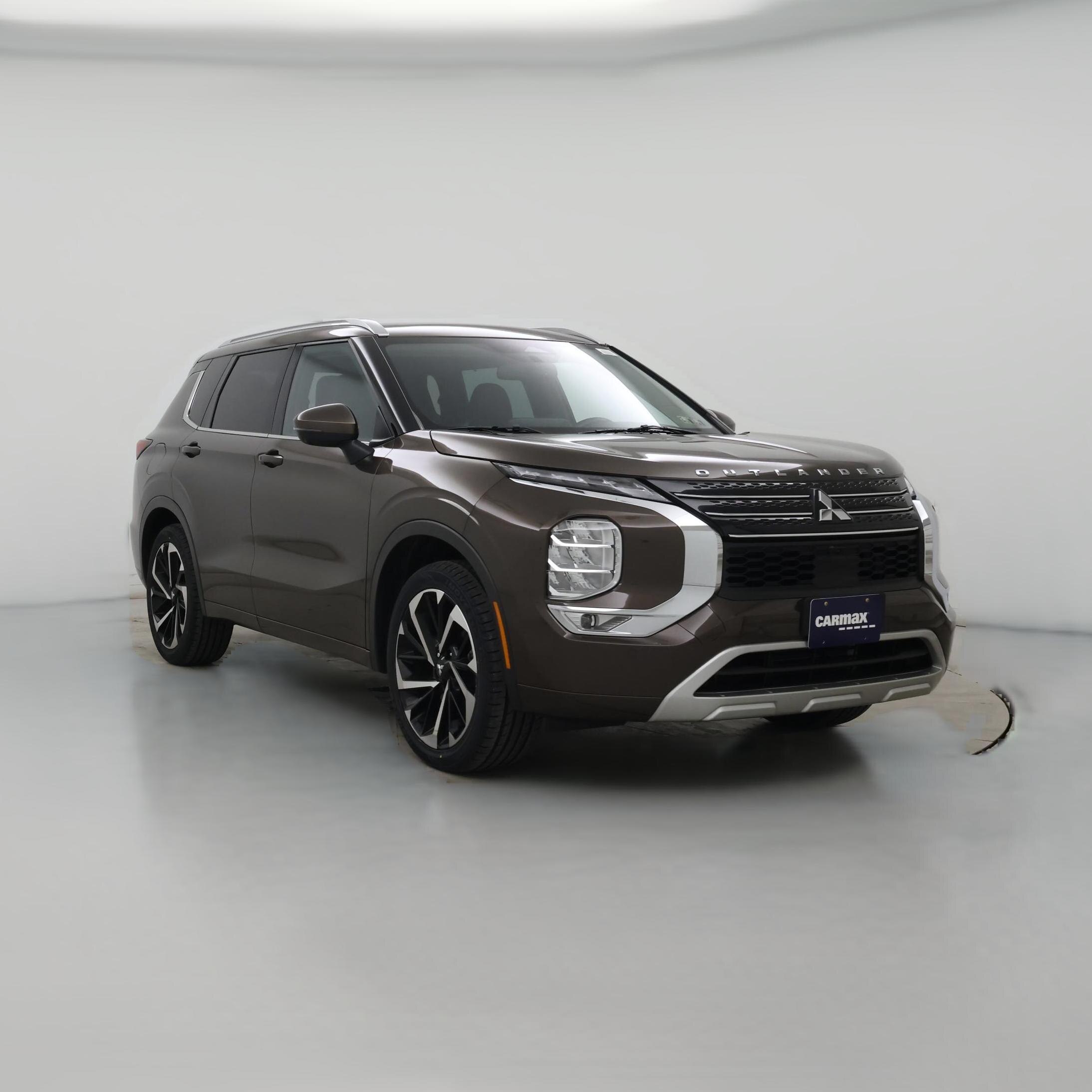 Thumbnail: 2023 Mitsubishi Outlander - 1